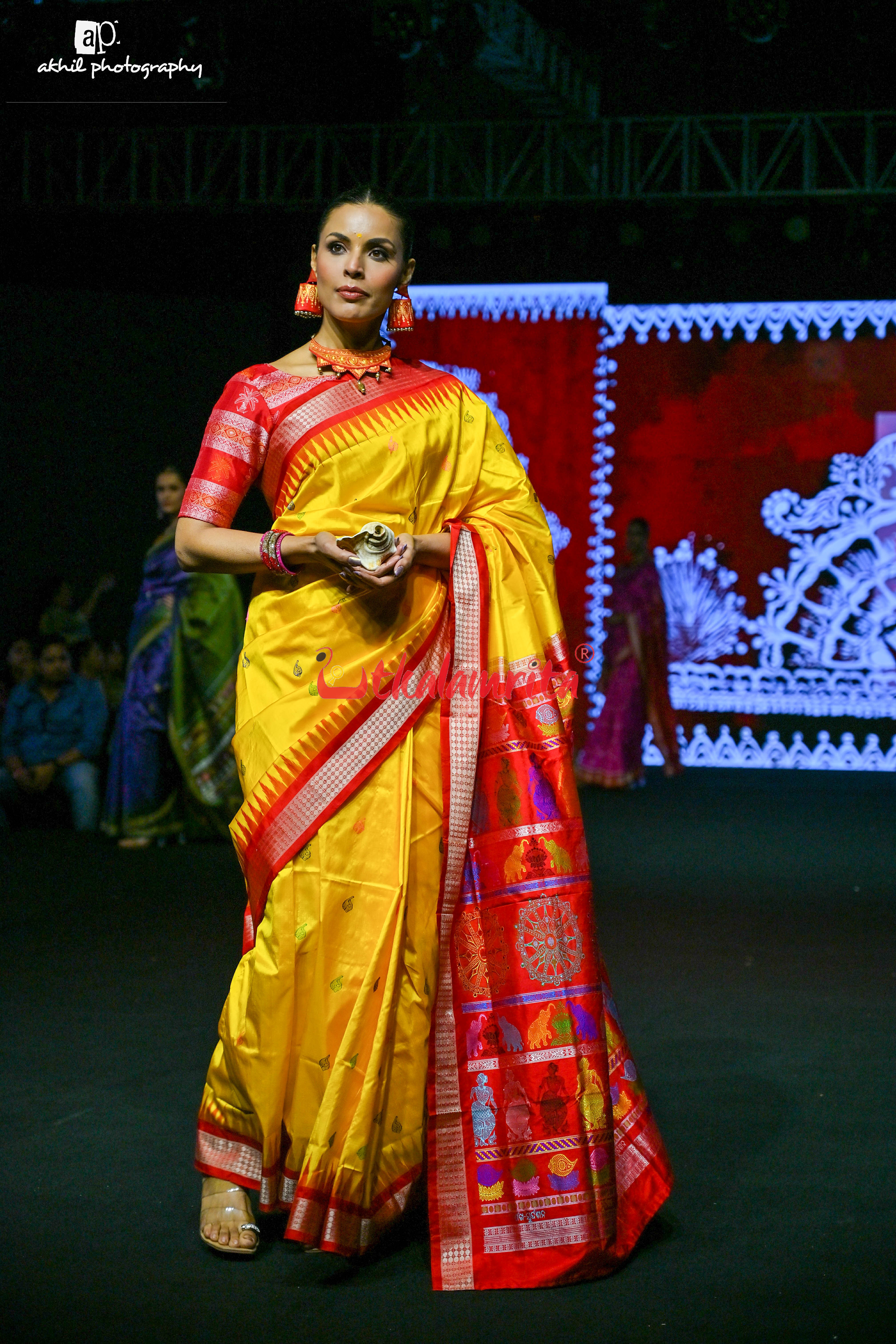 Yellow Sankha Sudarshan Bomkai Silk Saree