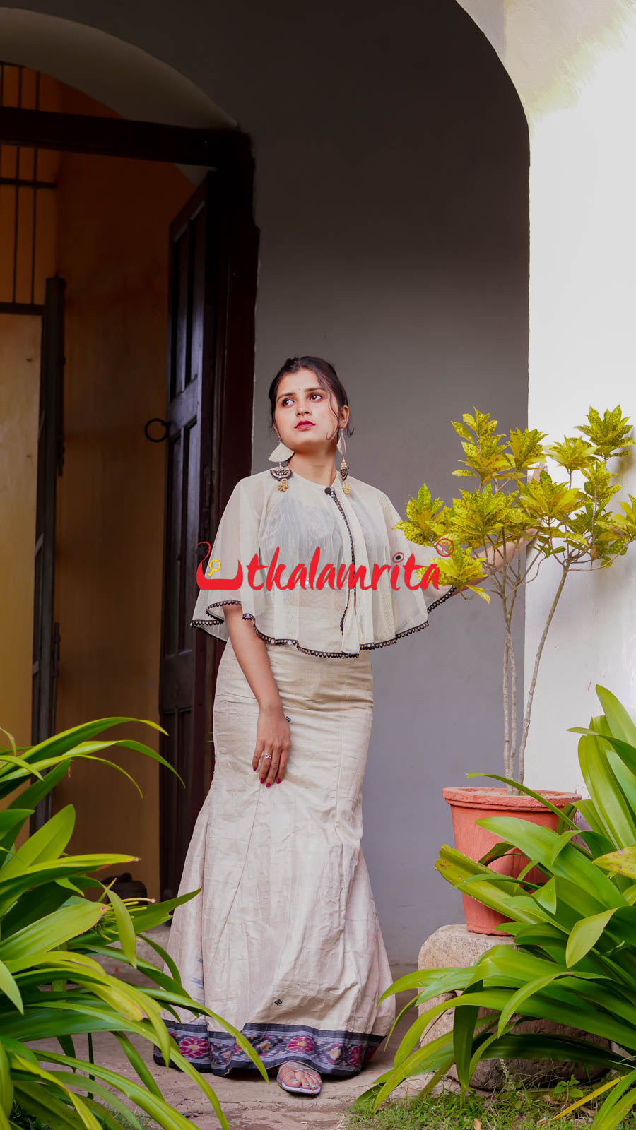 Natural With Black Gopalpur Tussar (Lehenga)