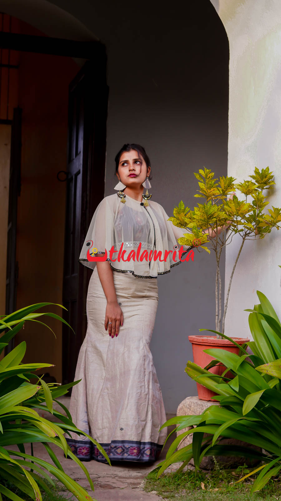 Natural With Black Gopalpur Tussar (Lehenga)