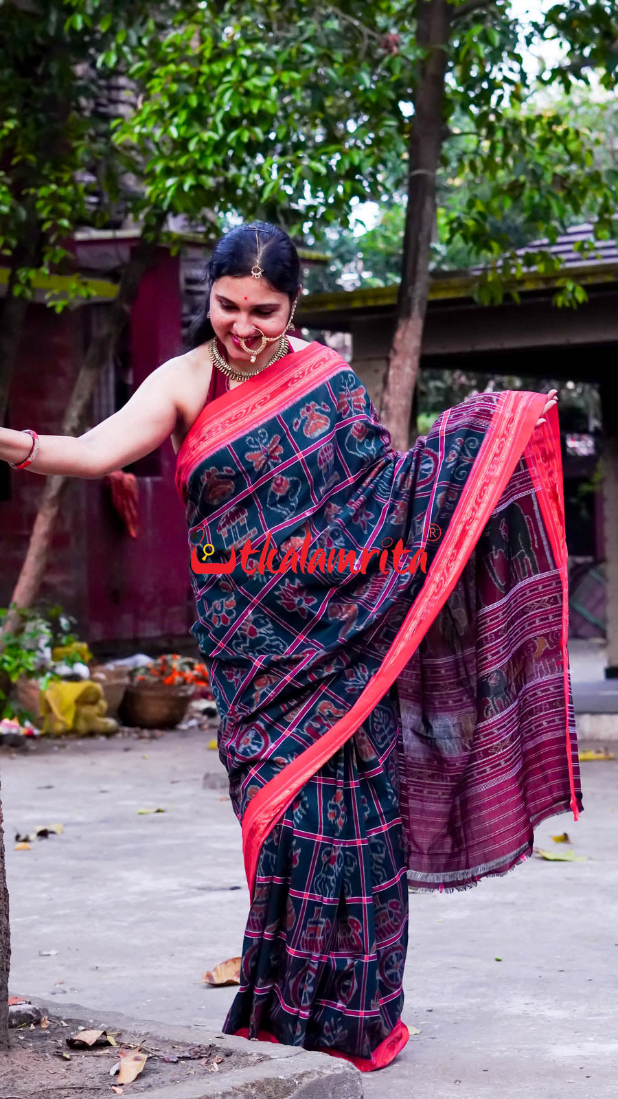 Bottle Green Red Border Nabakothi Cotton Saree