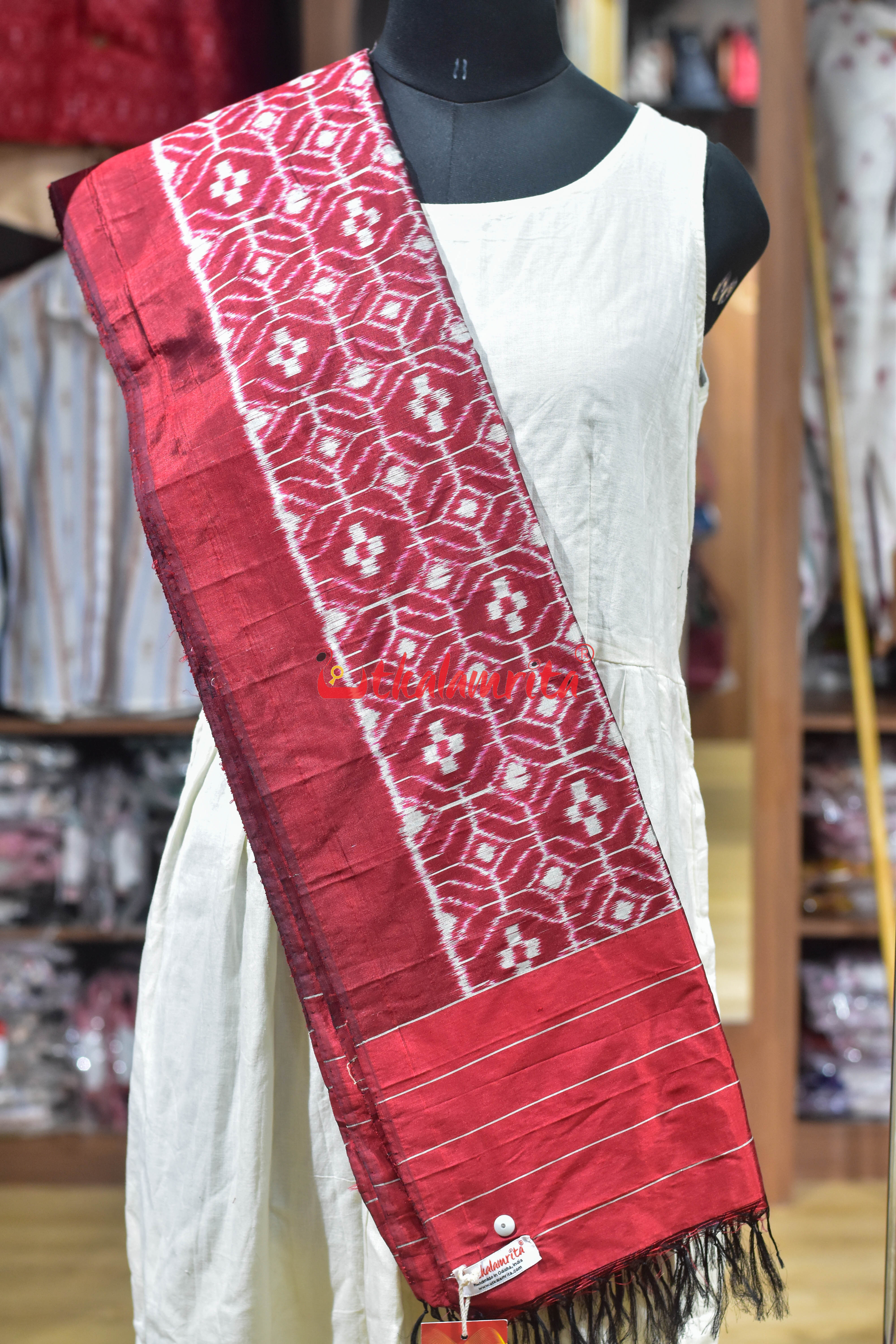 Red Single Ikat Pasapali Silk (Dupatta)