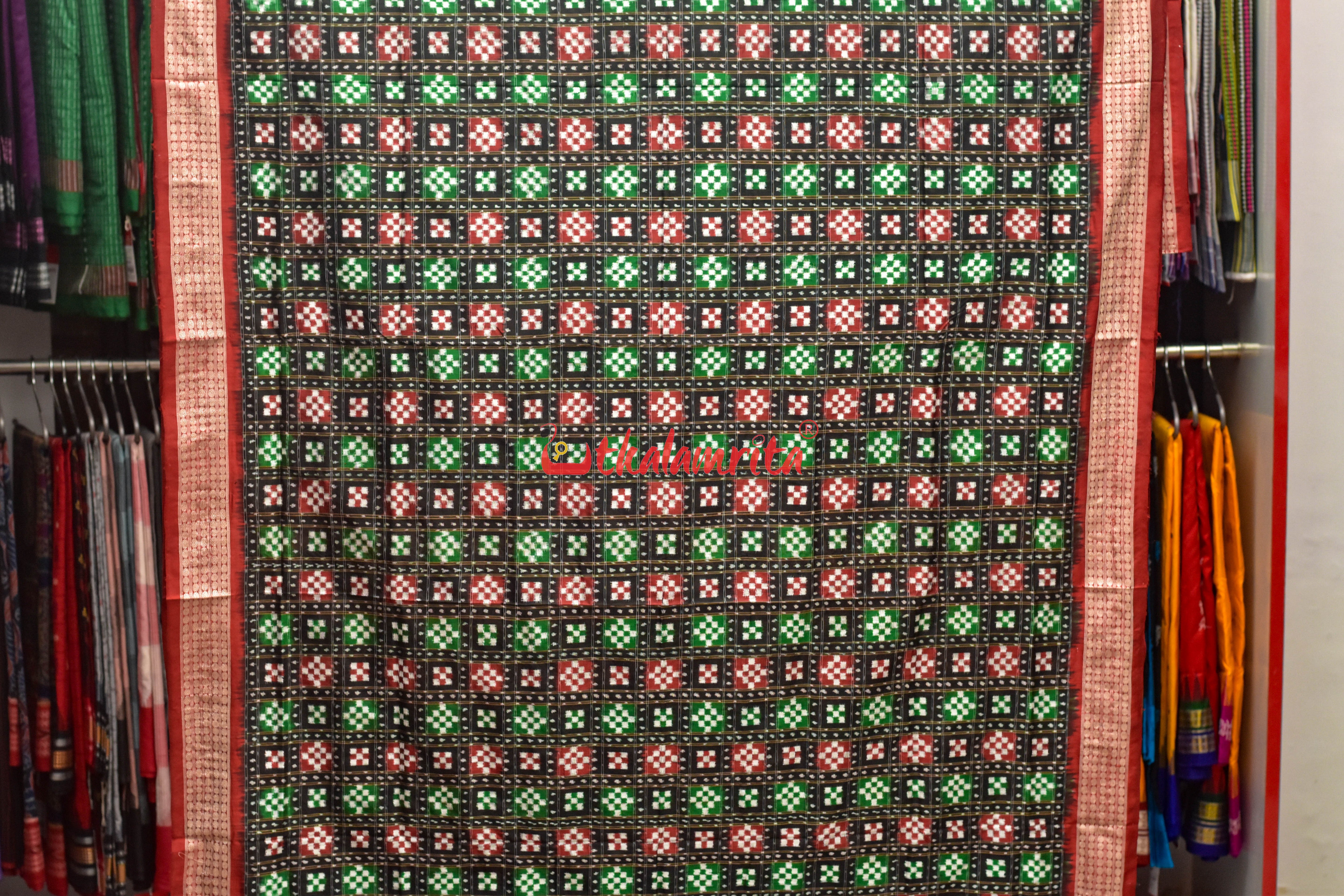 19 Kuthi Red Green Over Black Pasapali Silk Saree