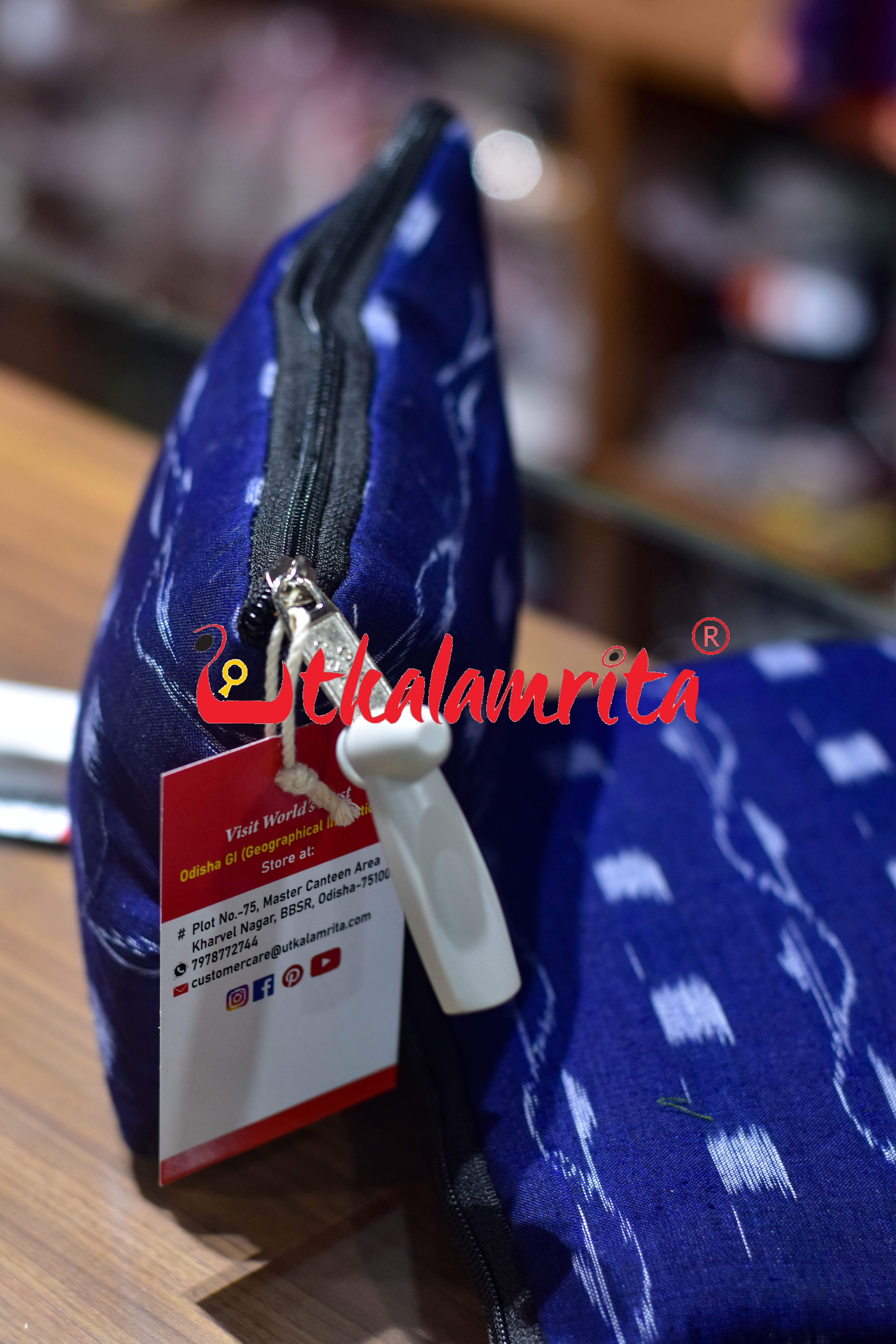 Blue Tipa Lata Small Purse