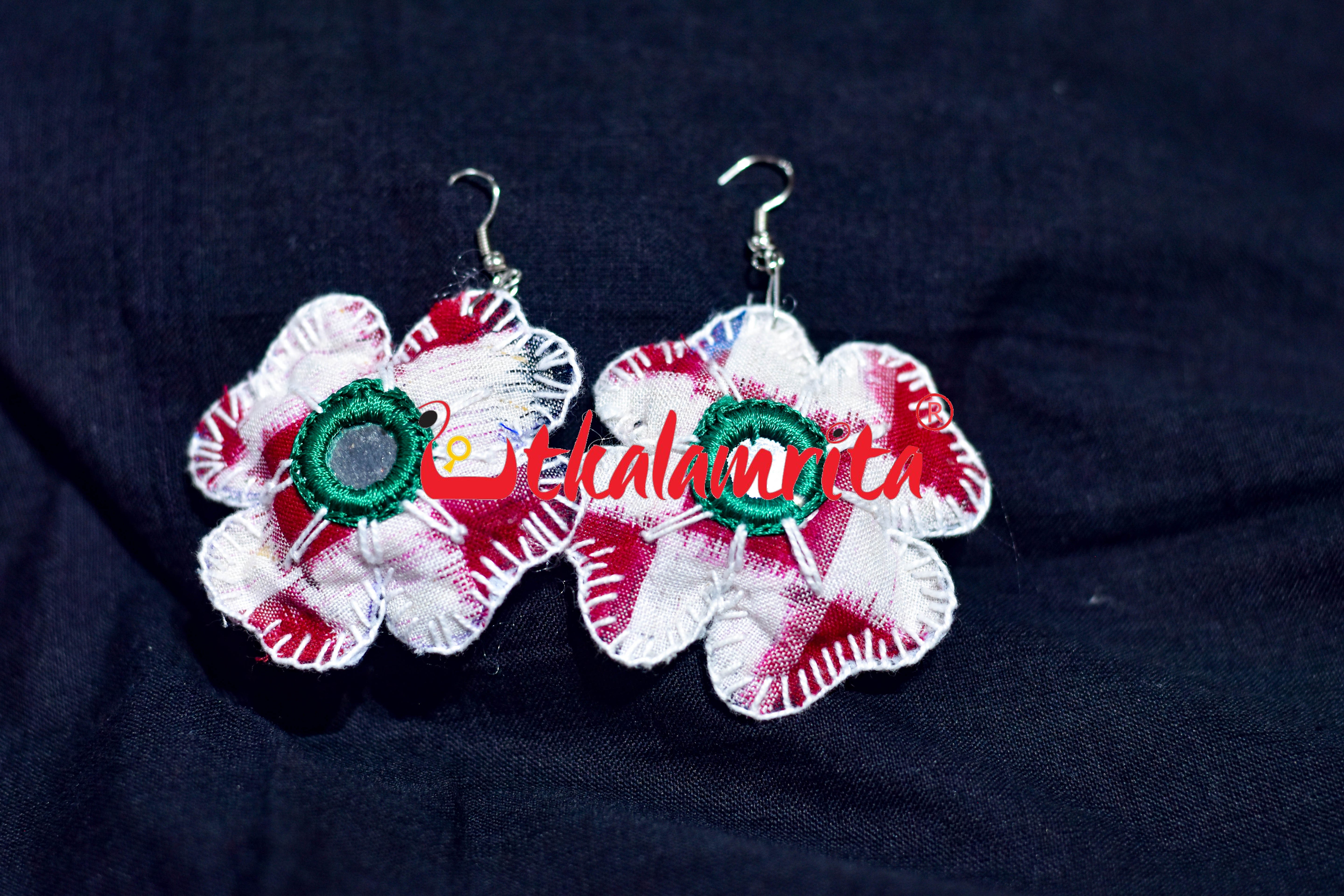 Black White Double Sided Flower (Handloom Earring)