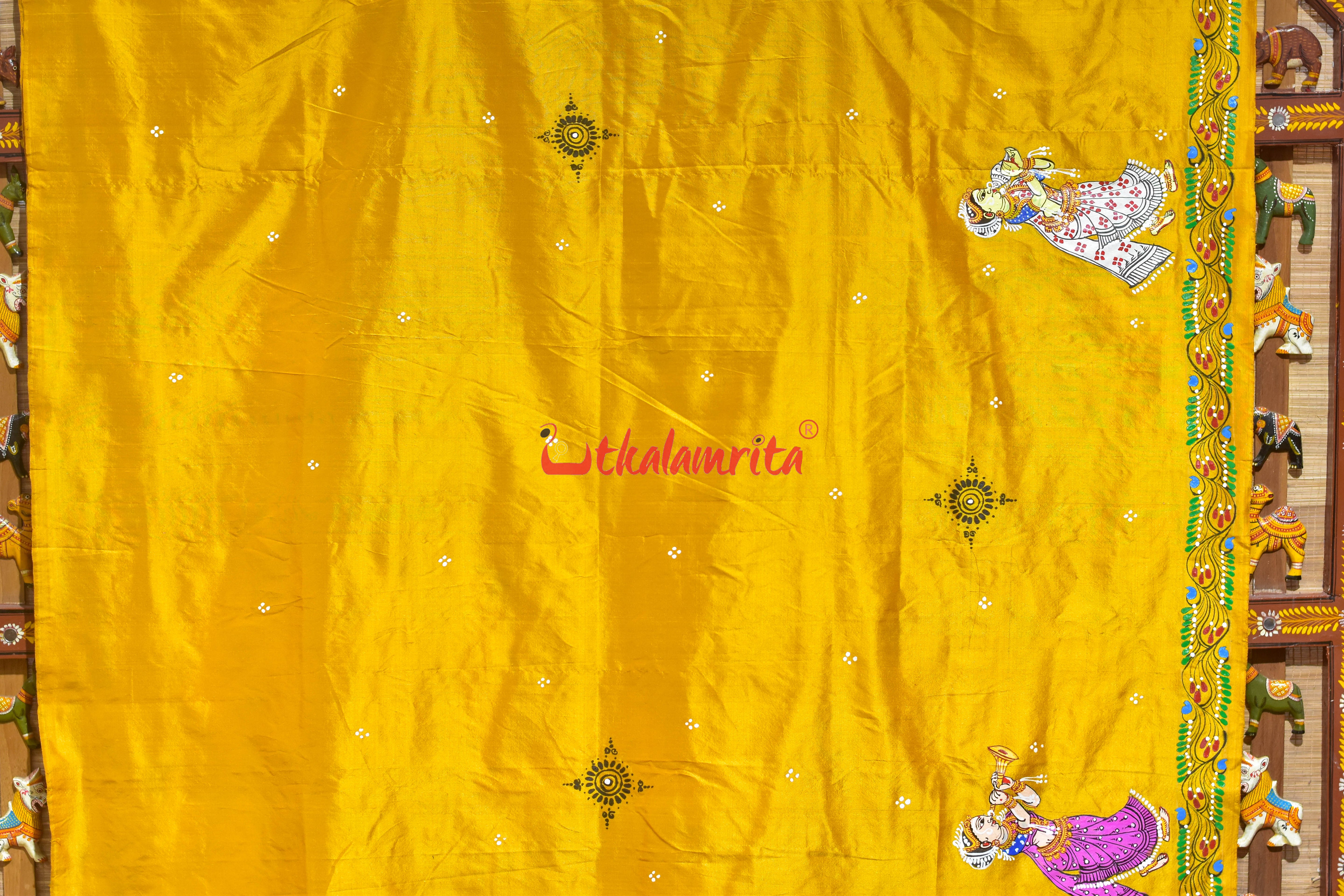 Golden Bahaghara Them Pattachitra Silk Saree
