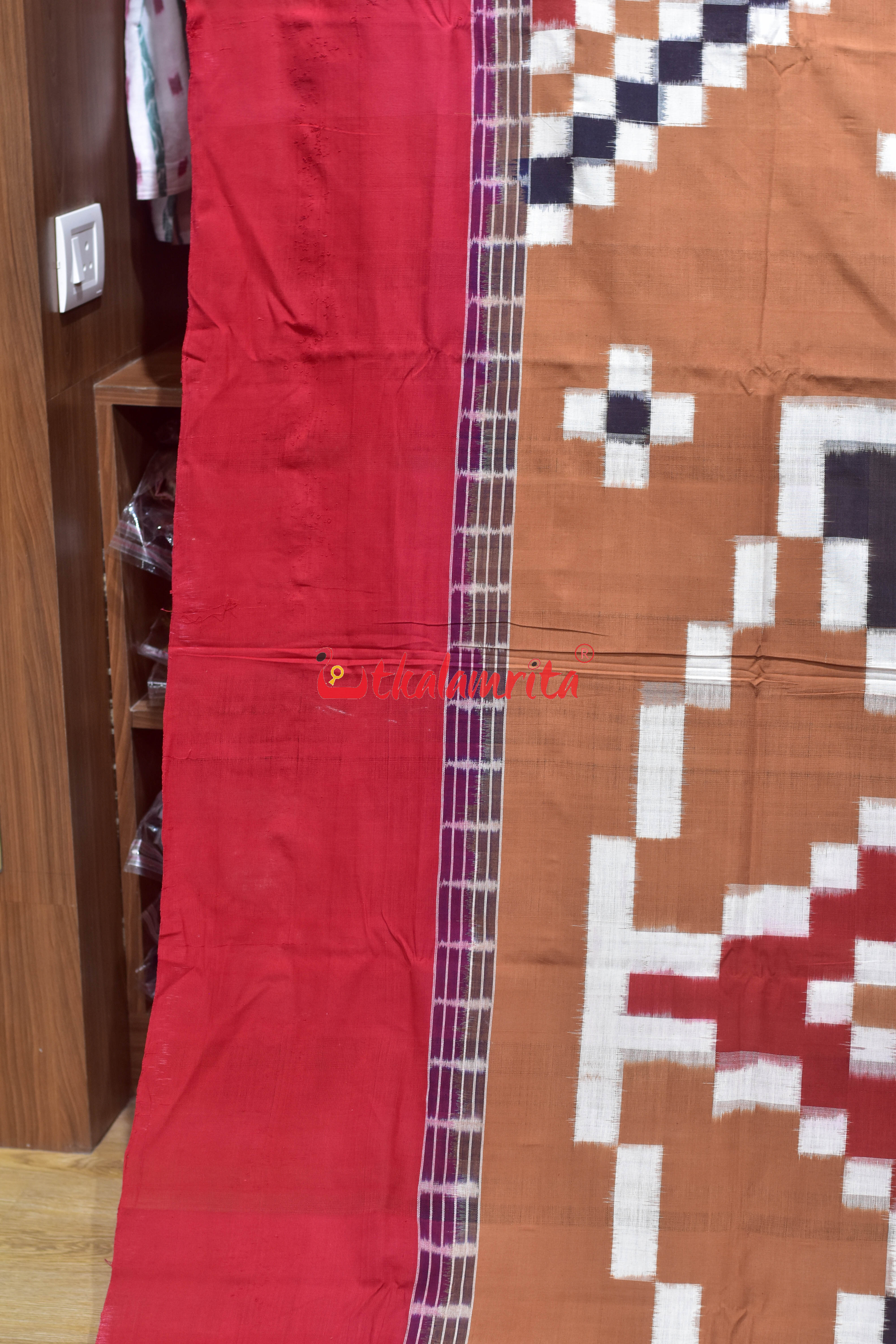 Brown Red Big Pasapali Cotton Bedsheet
