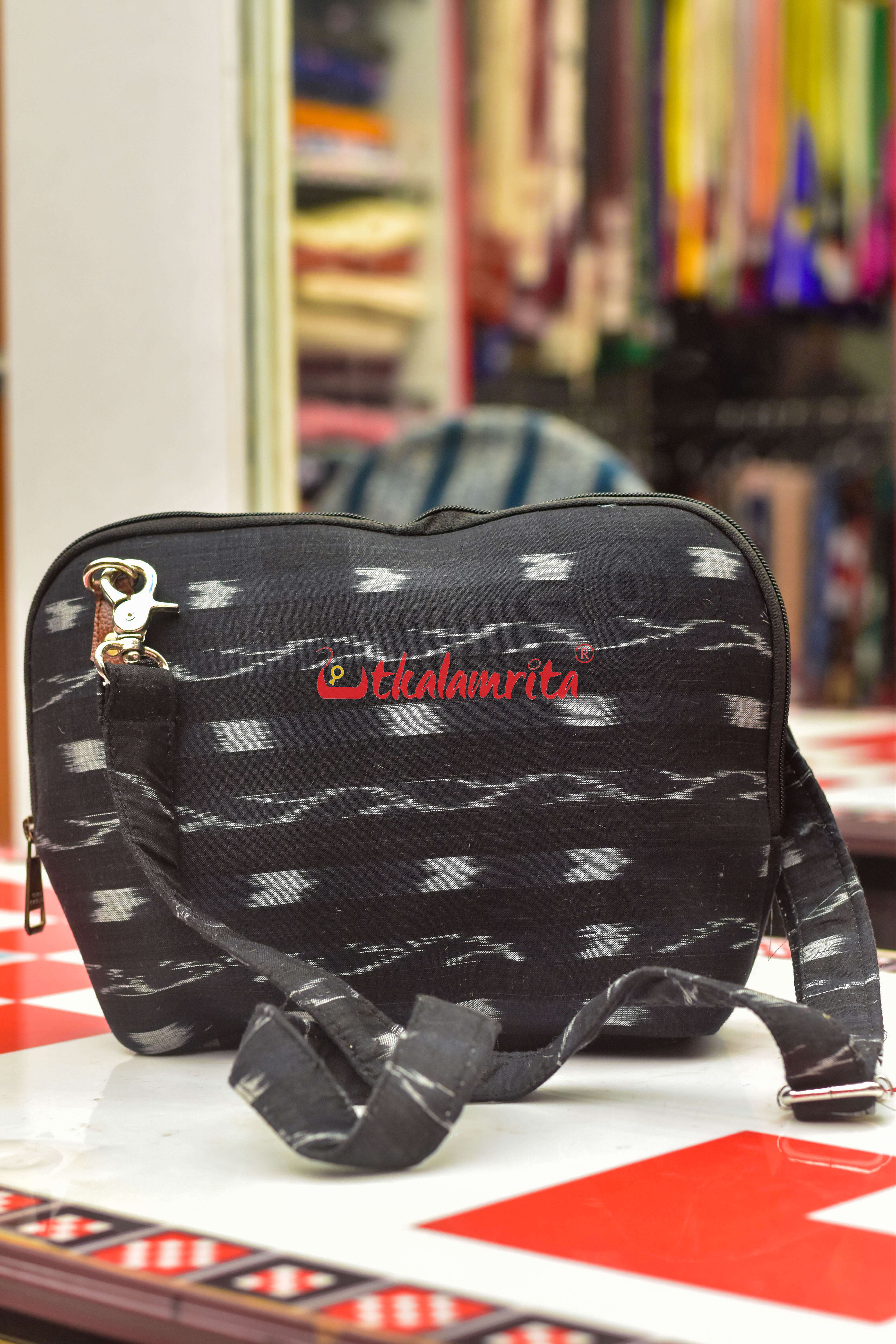 Black Tipa Lata Big Sling Bag