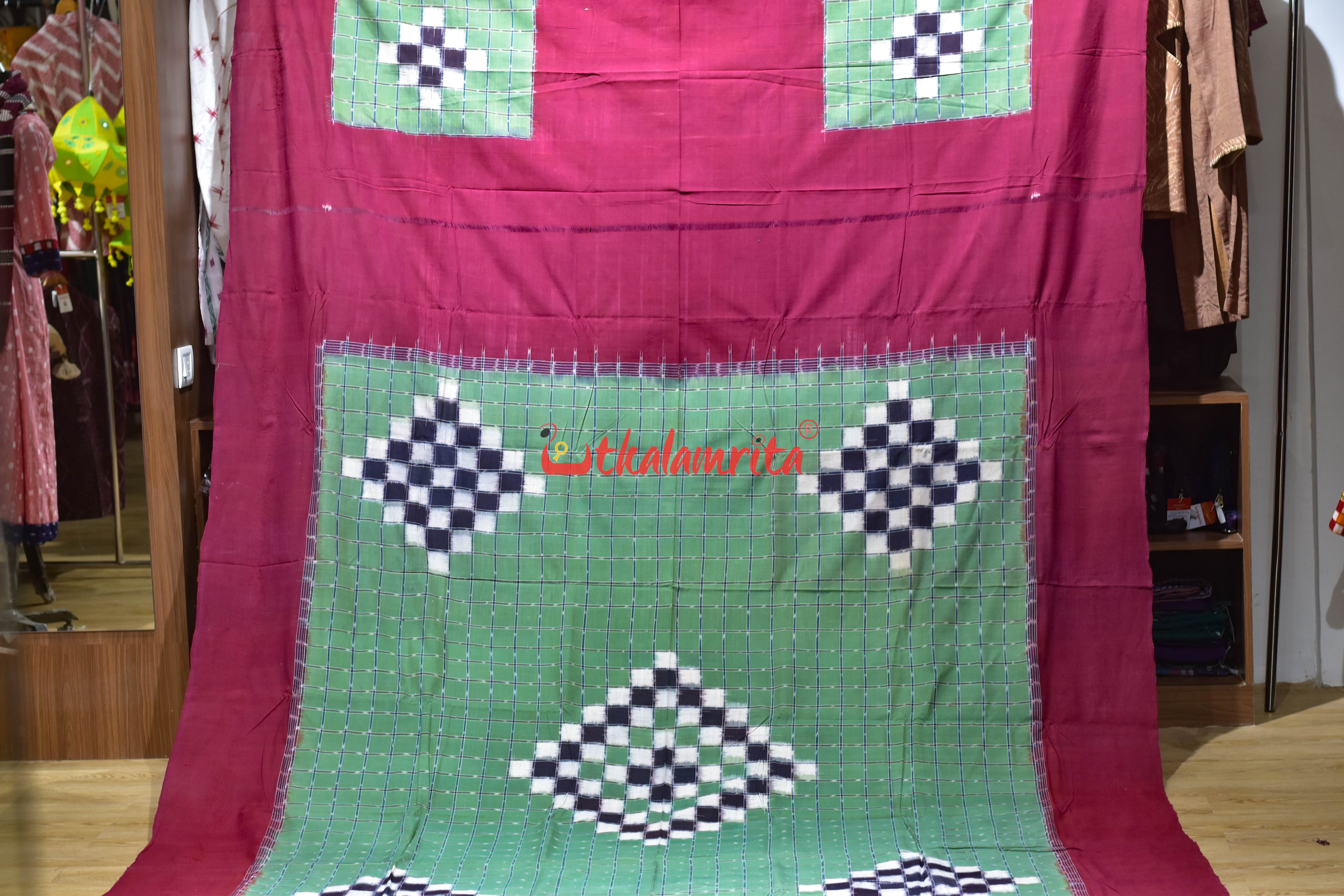 Green Maroon Check Pasapali Cotton Bedsheet