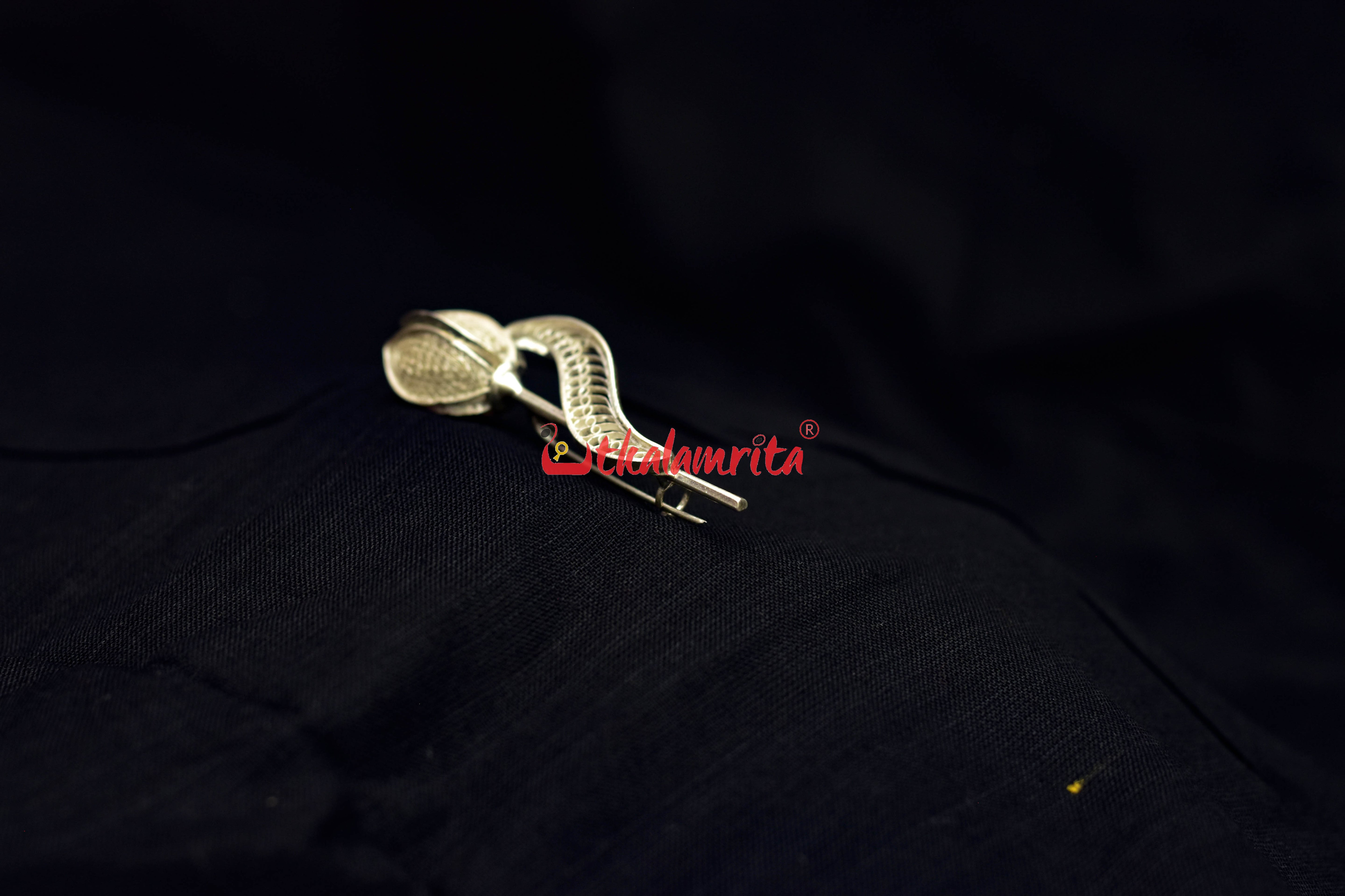 Short Rose Silver Filigree Brooch