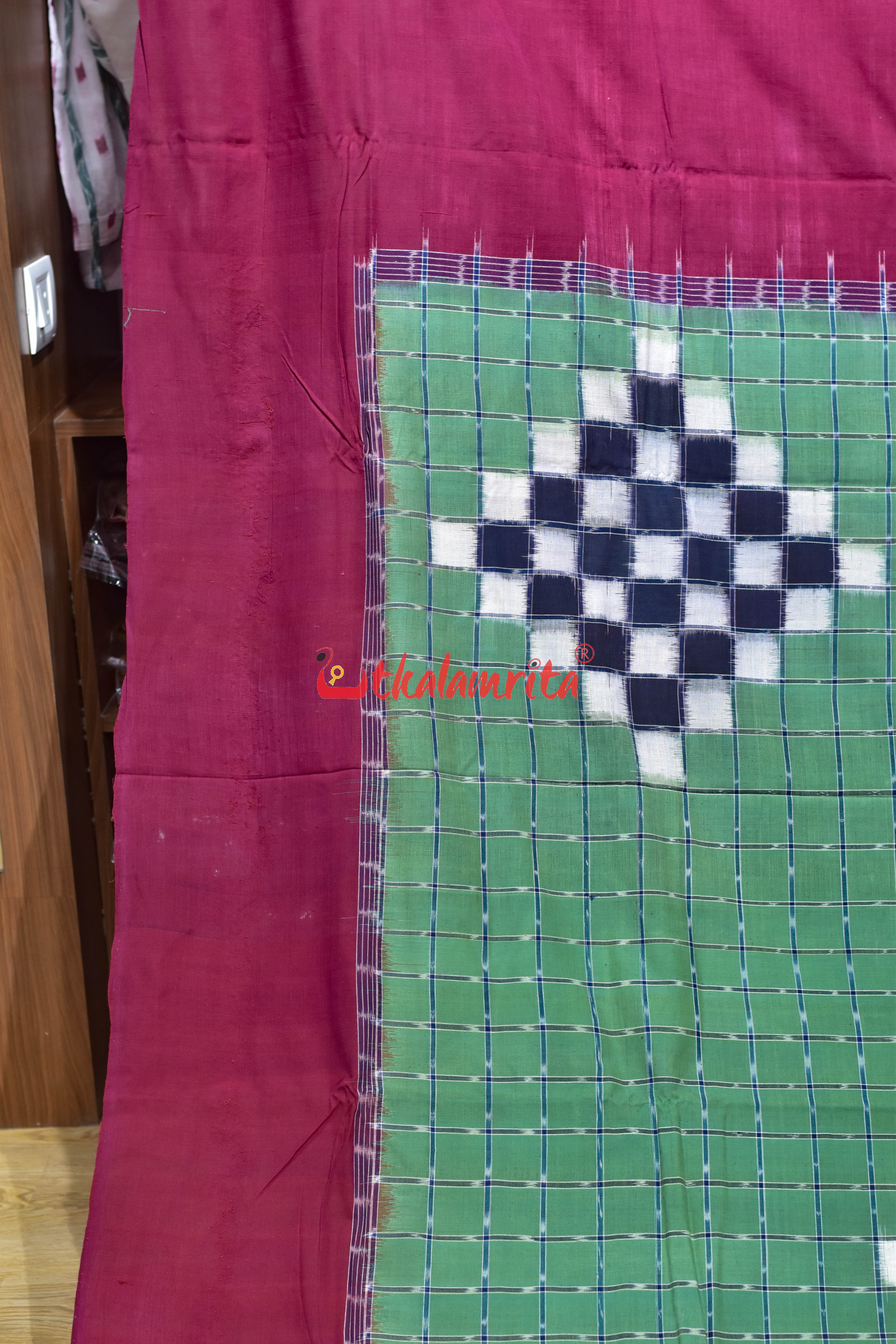 Green Maroon Check Pasapali Cotton Bedsheet