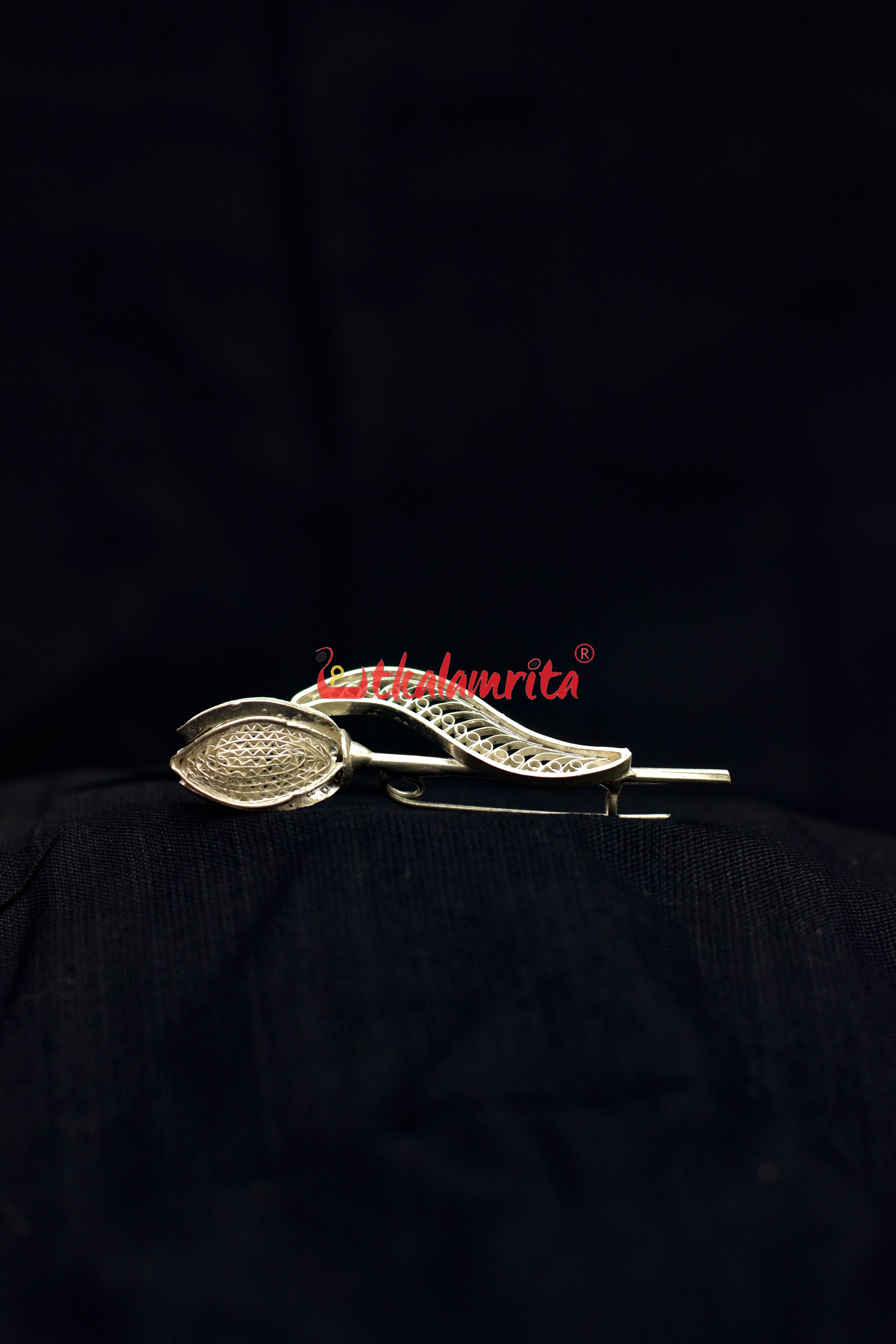 Short Rose Silver Filigree Brooch