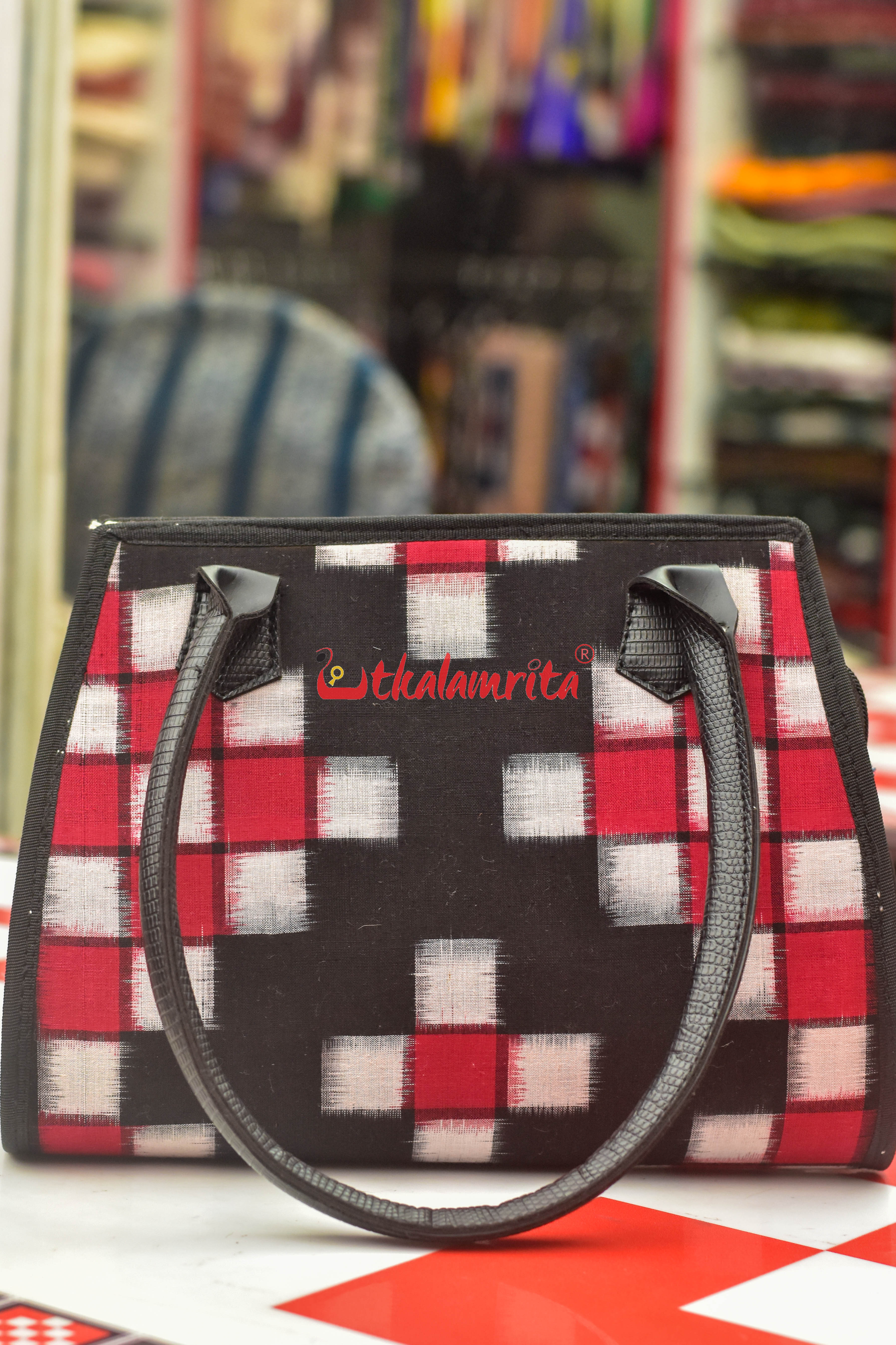 Big Pasapali Trapezium Vanity Bag