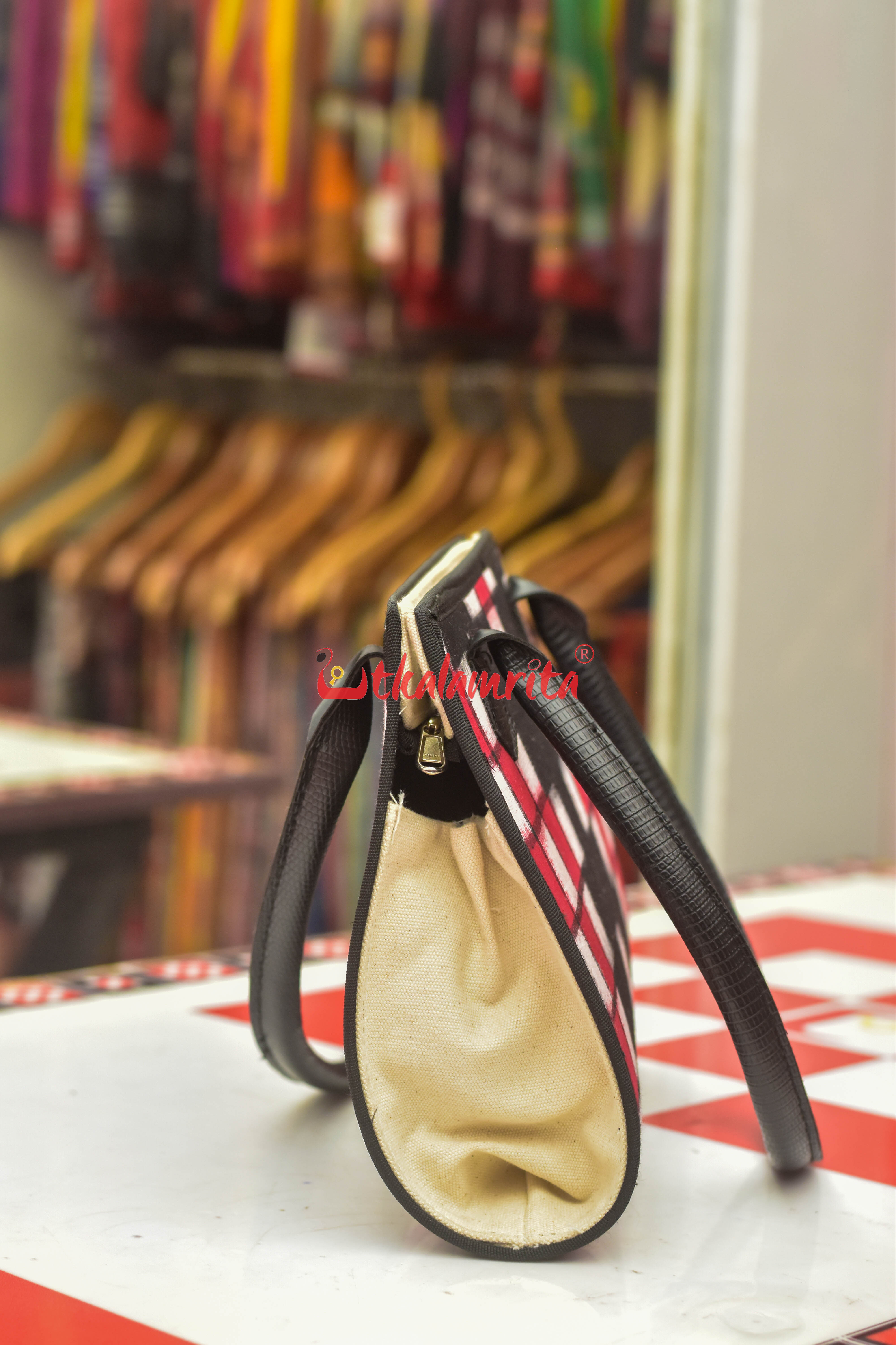 Big Pasapali Trapezium Vanity Bag