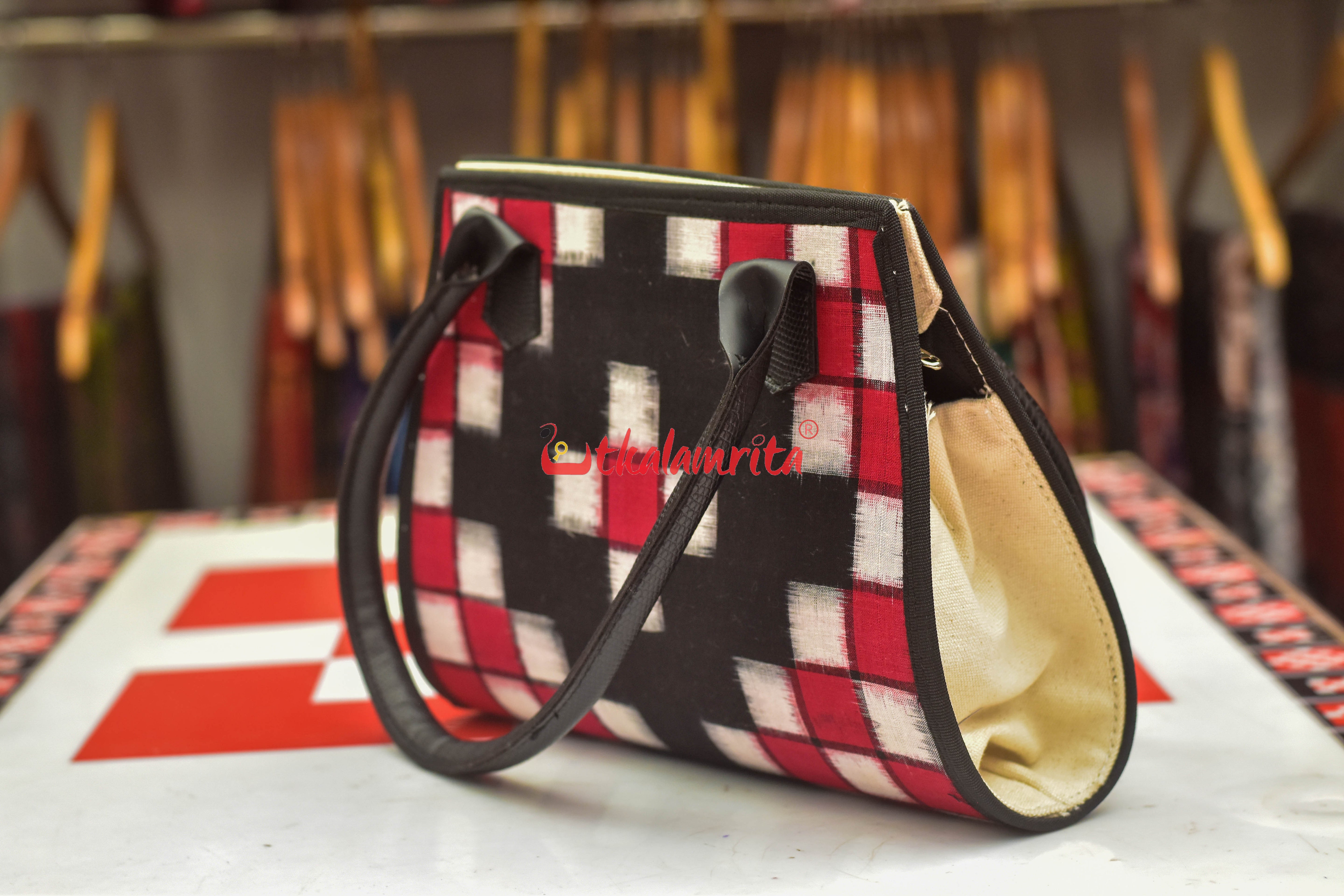 Big Pasapali Trapezium Vanity Bag