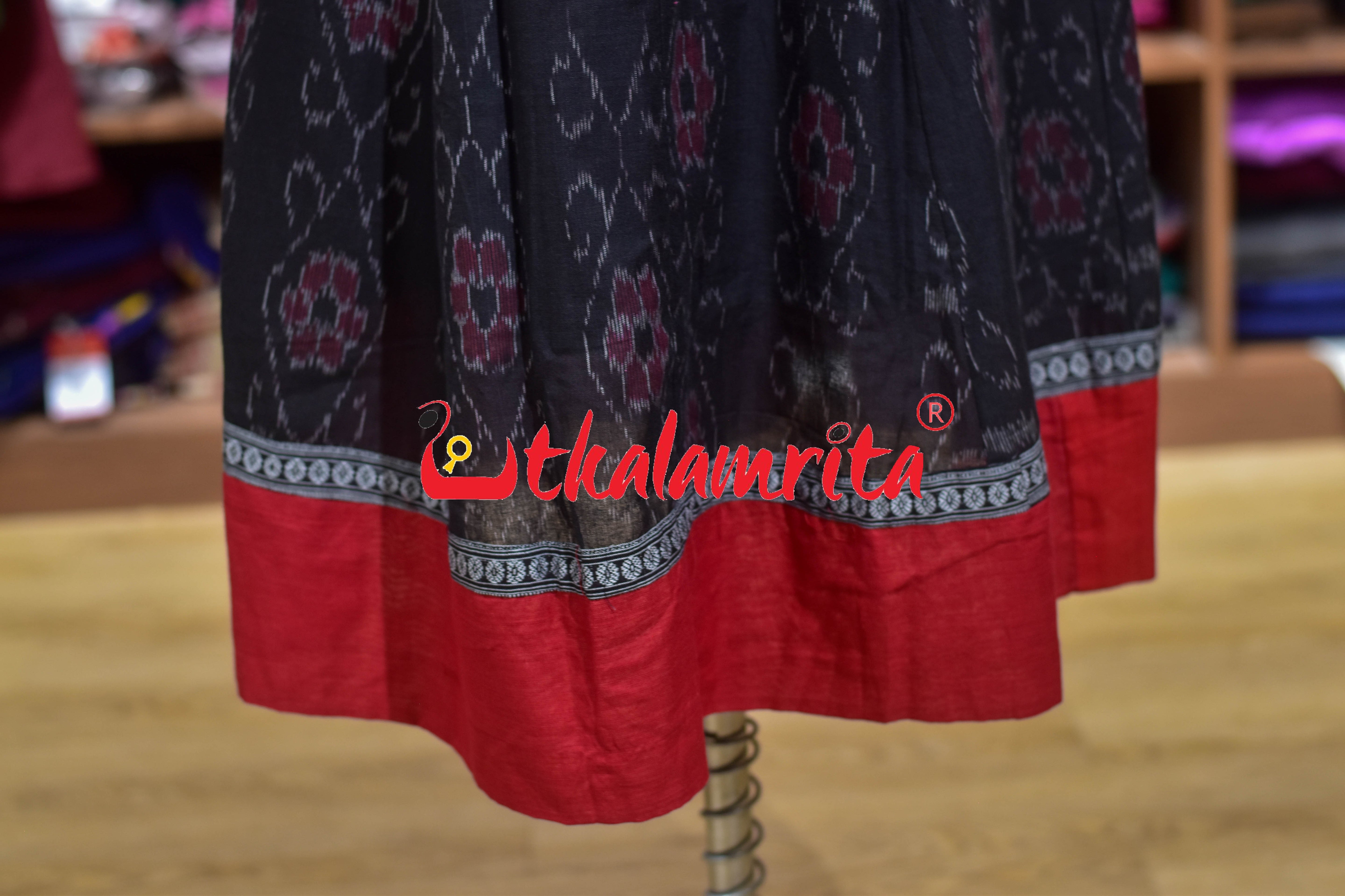 Black Flower Bandha Red Dhanpatri (Ladies' Gown)