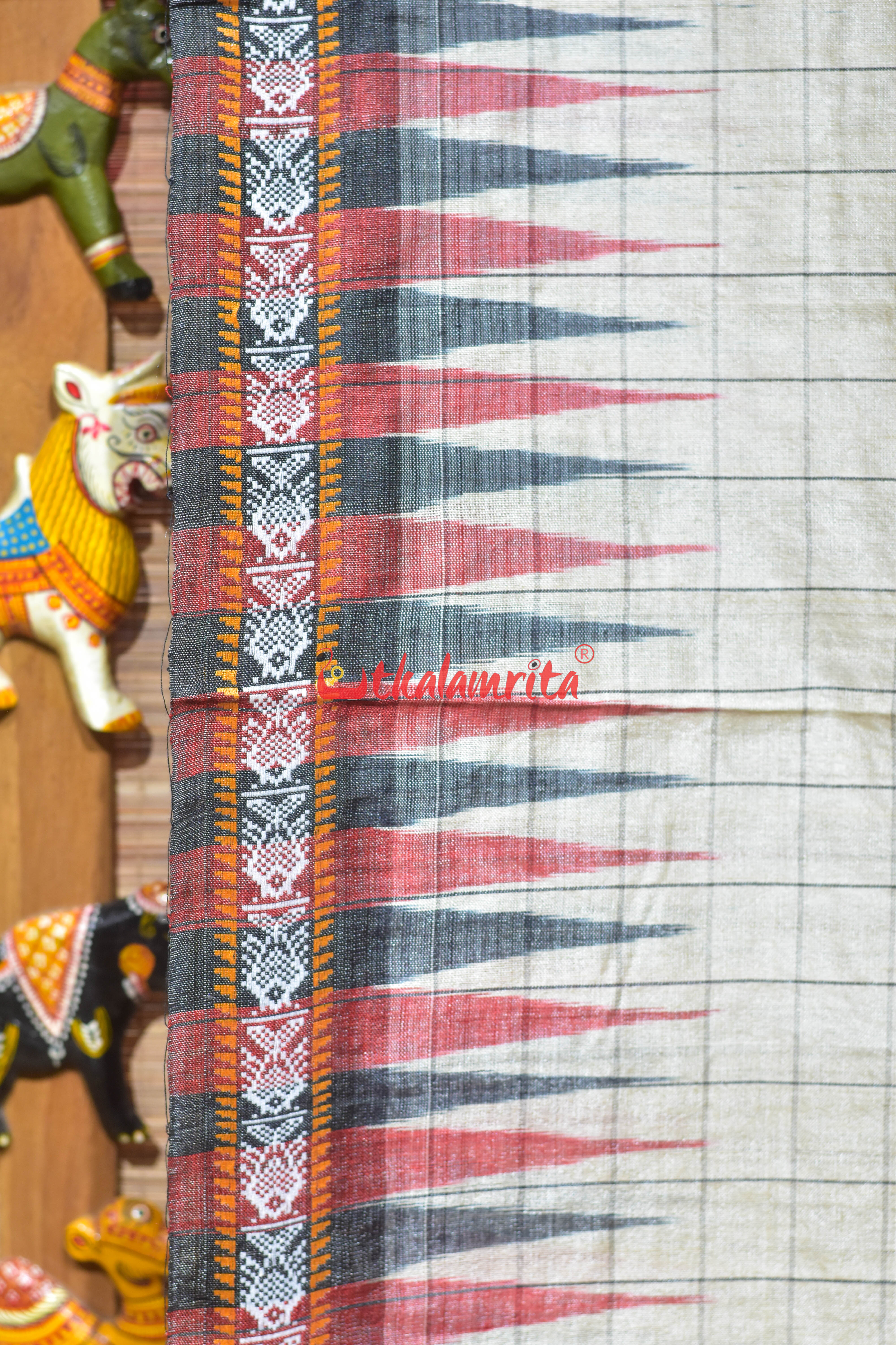 Natural Body Checks Ganga Jamuna Yellow Fish Tussar Saree