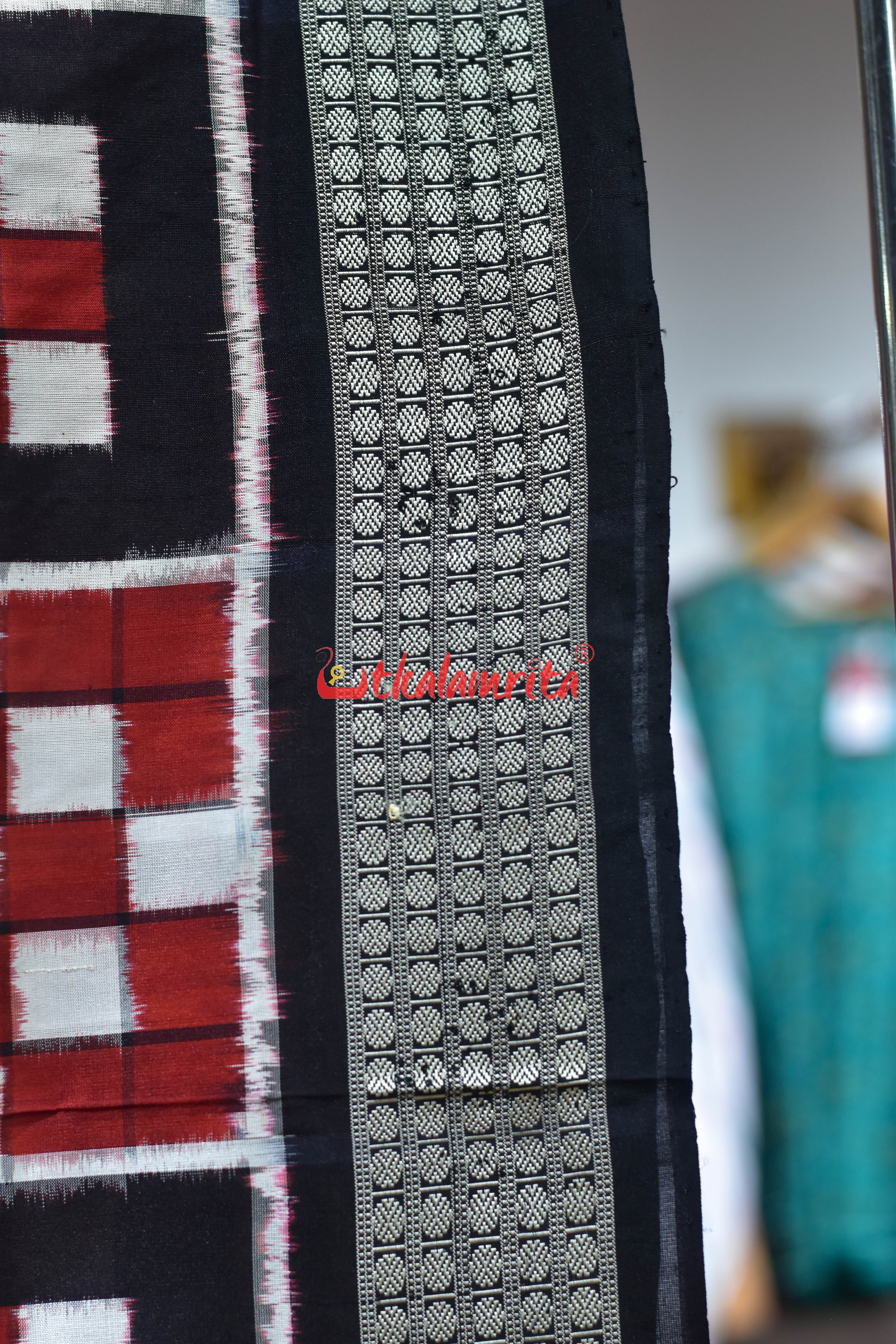 Red Black 7 Kuthi Body Pasapali Silk Saree