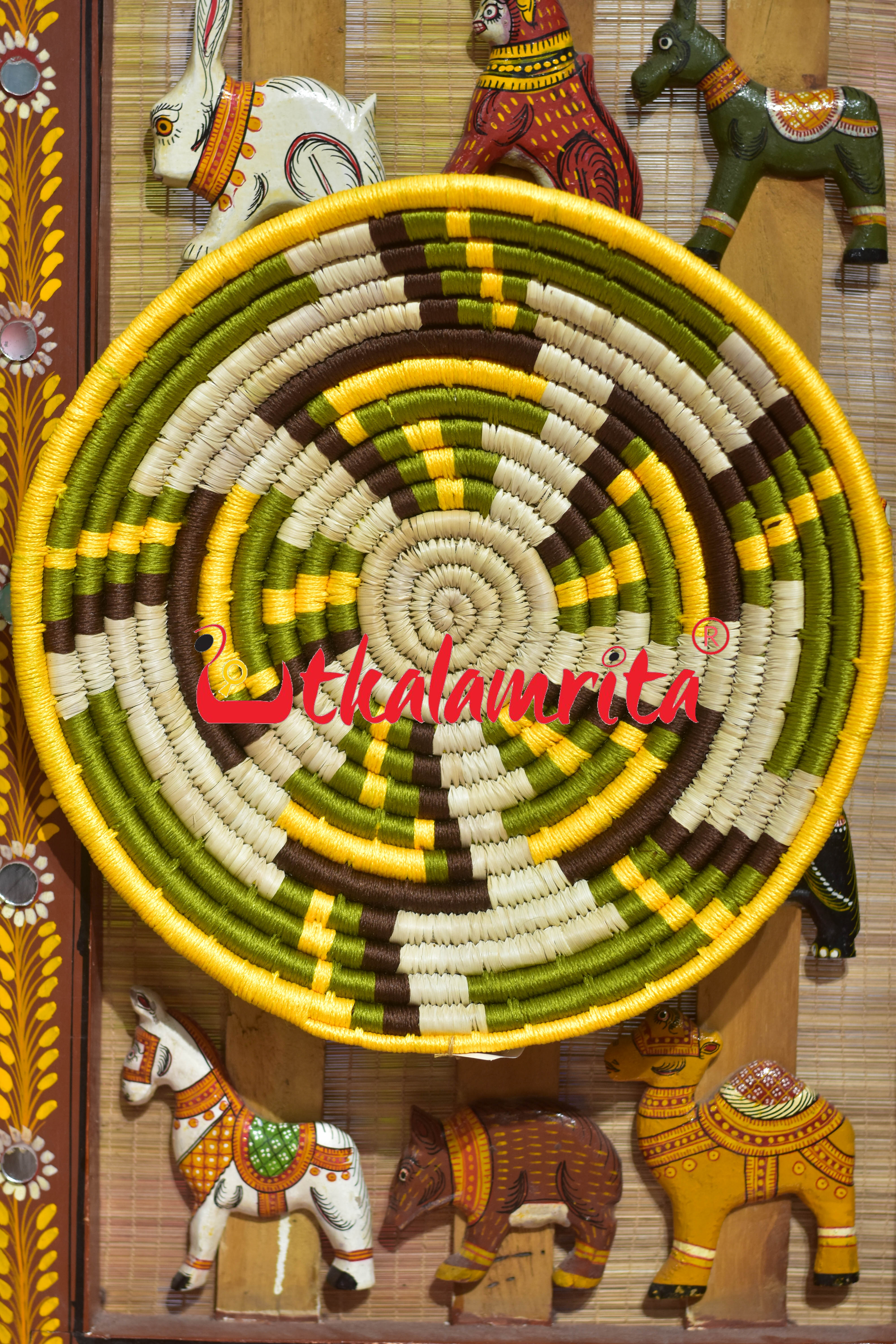 Sabai Grass Wall Basket (Medium)