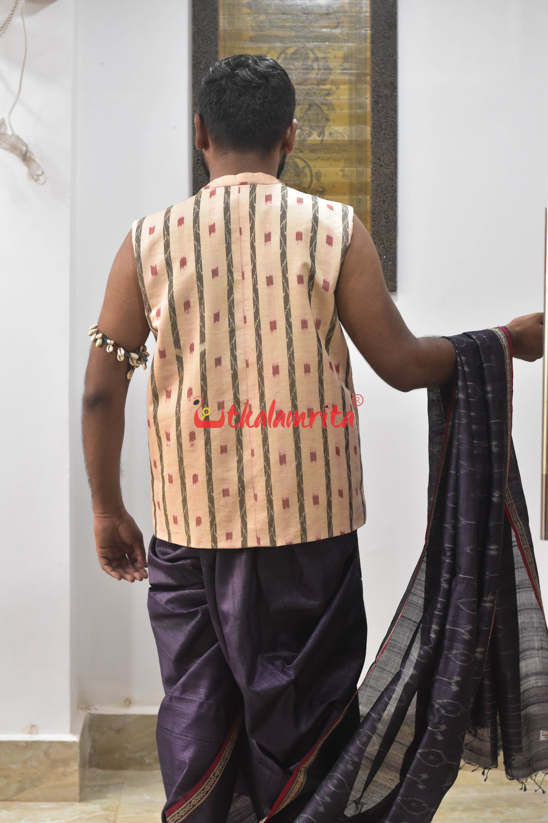 Double Anchal Body Ikat Tussar Silk Saree
