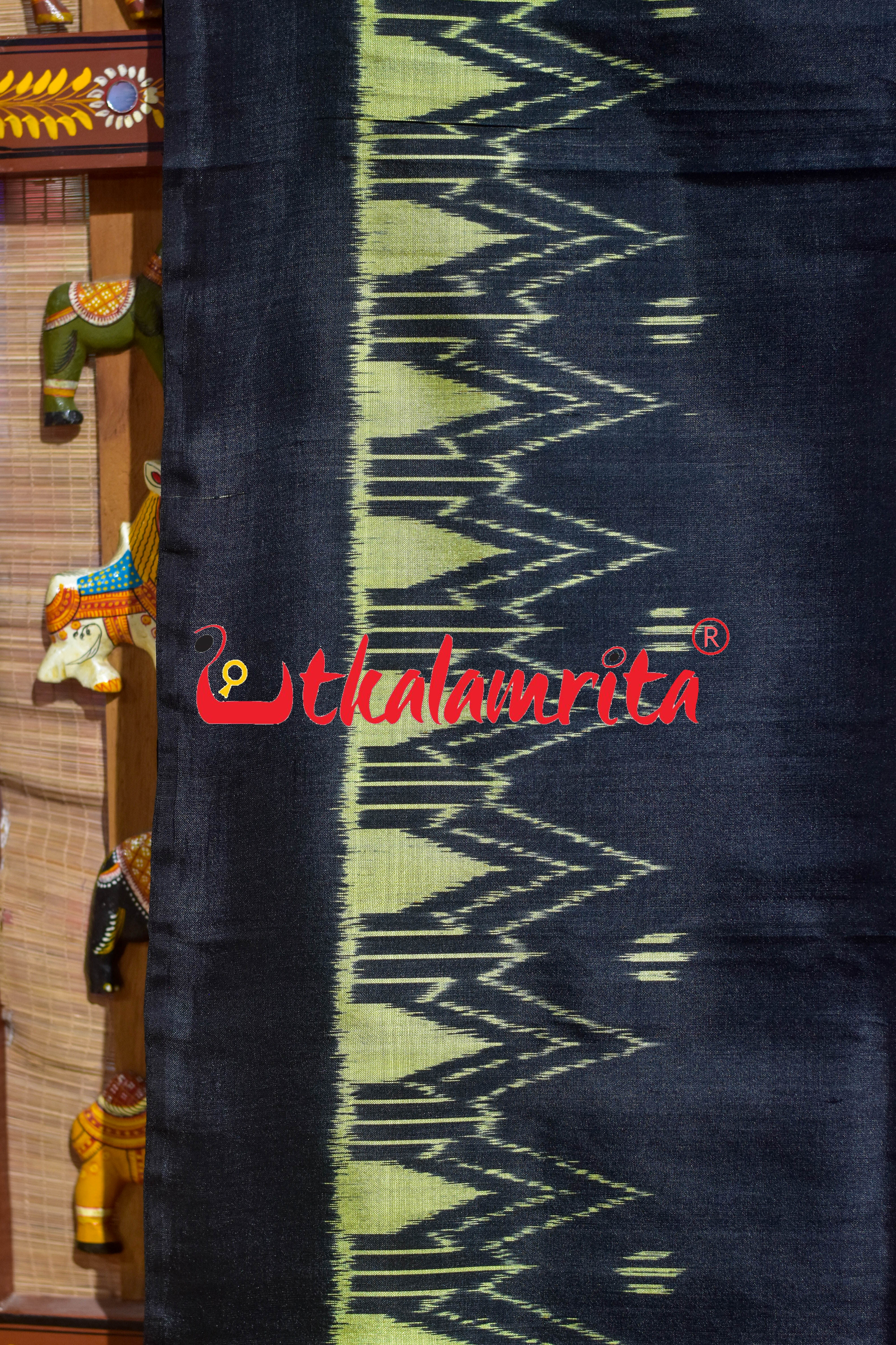 Black Lemon Temples Saura Anchal Khandua Silk Saree