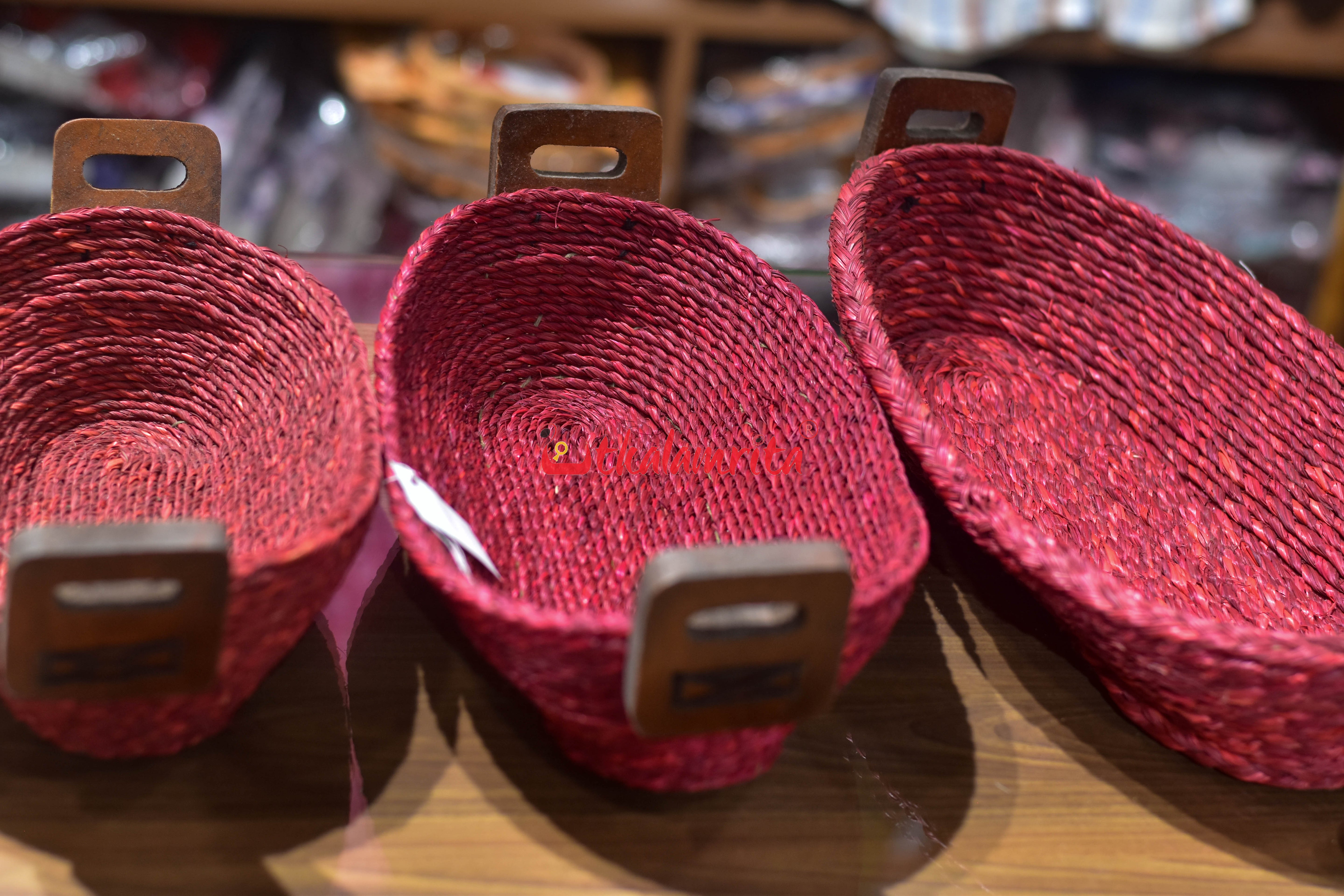 Sabai Grass Bread Basket with Wooden Handle (Maroon Color)- Medium