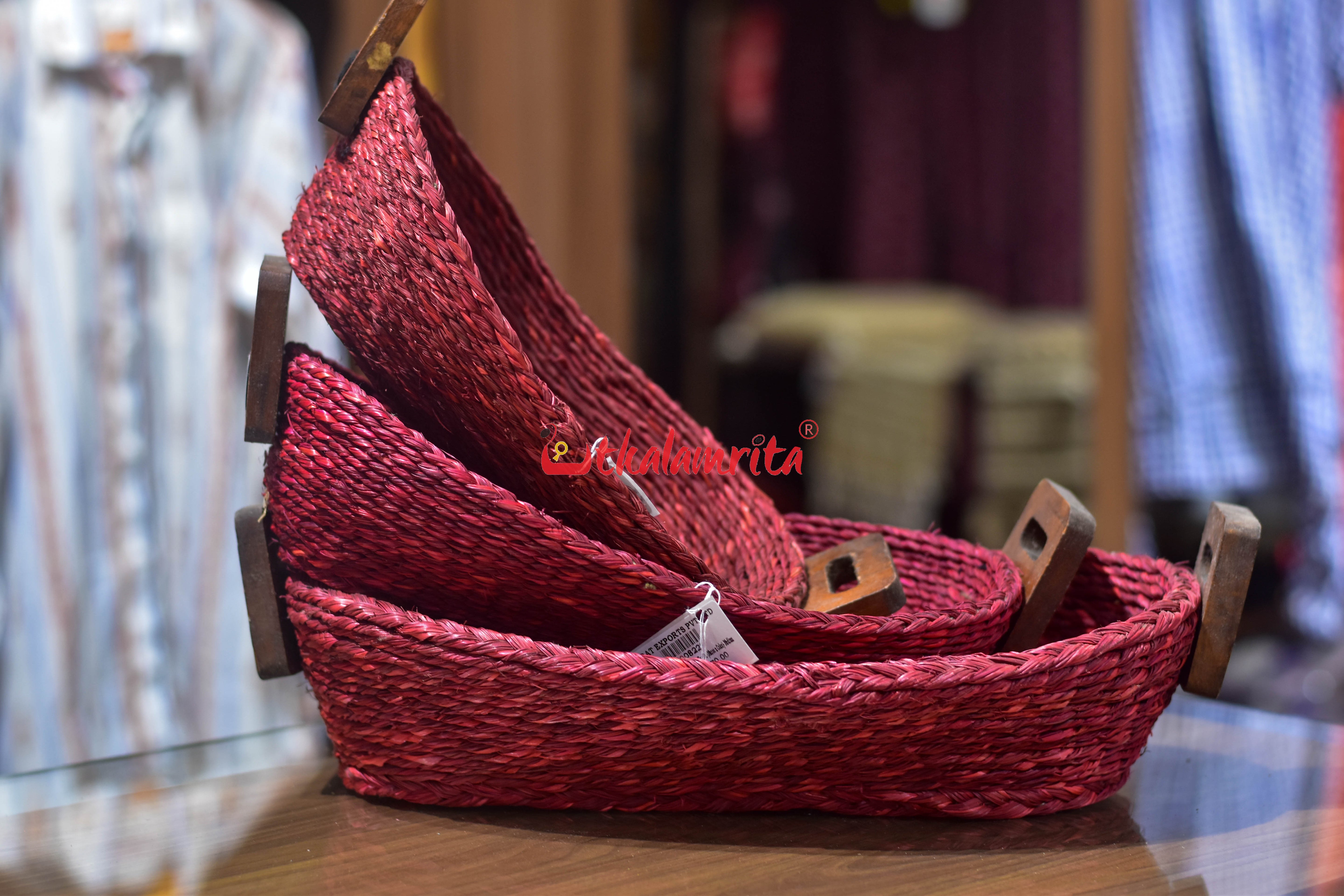 Sabai Grass Bread Basket with Wooden Handle (Maroon Color)- Small