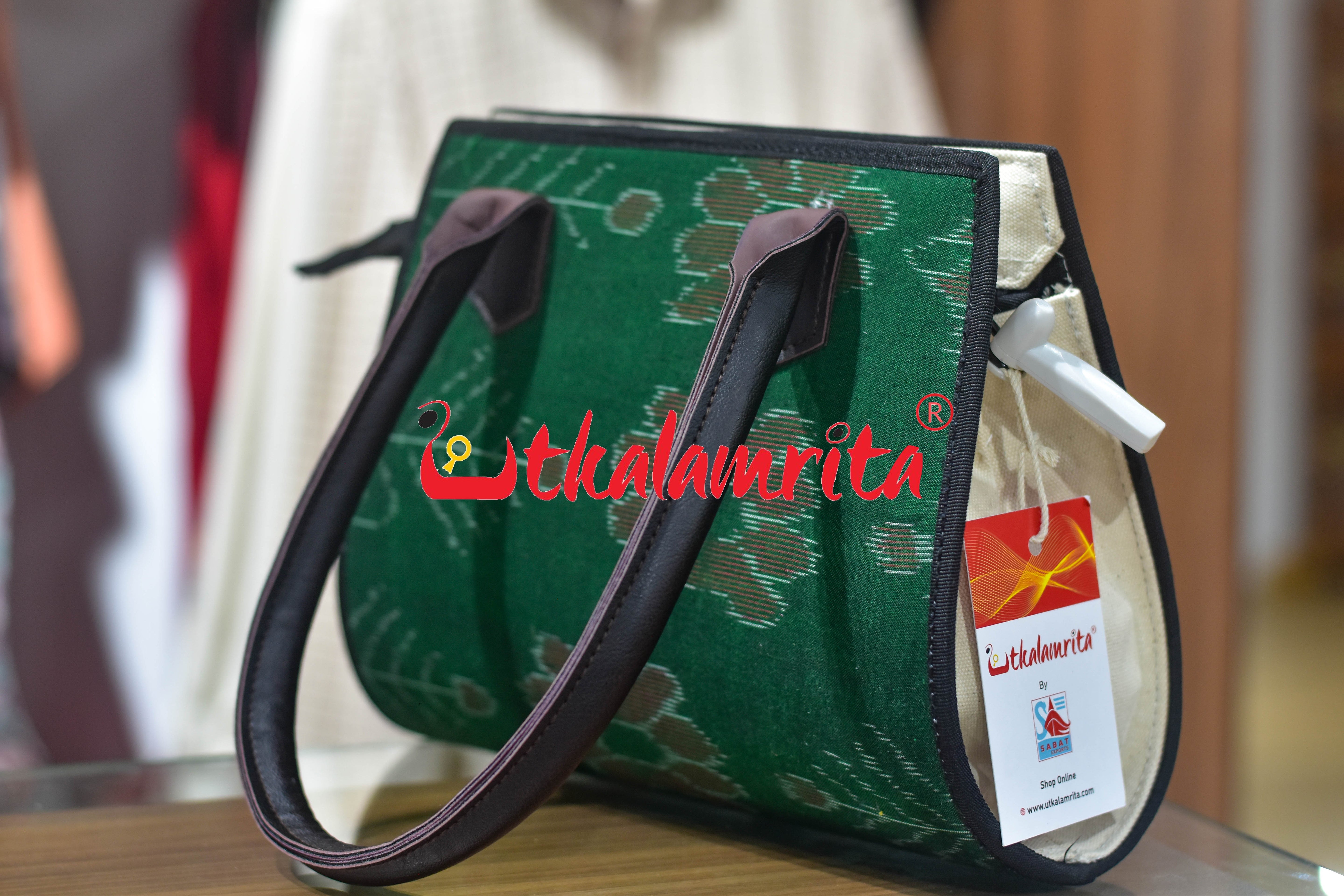 Green Single Flower Trapezium Vanity Bag