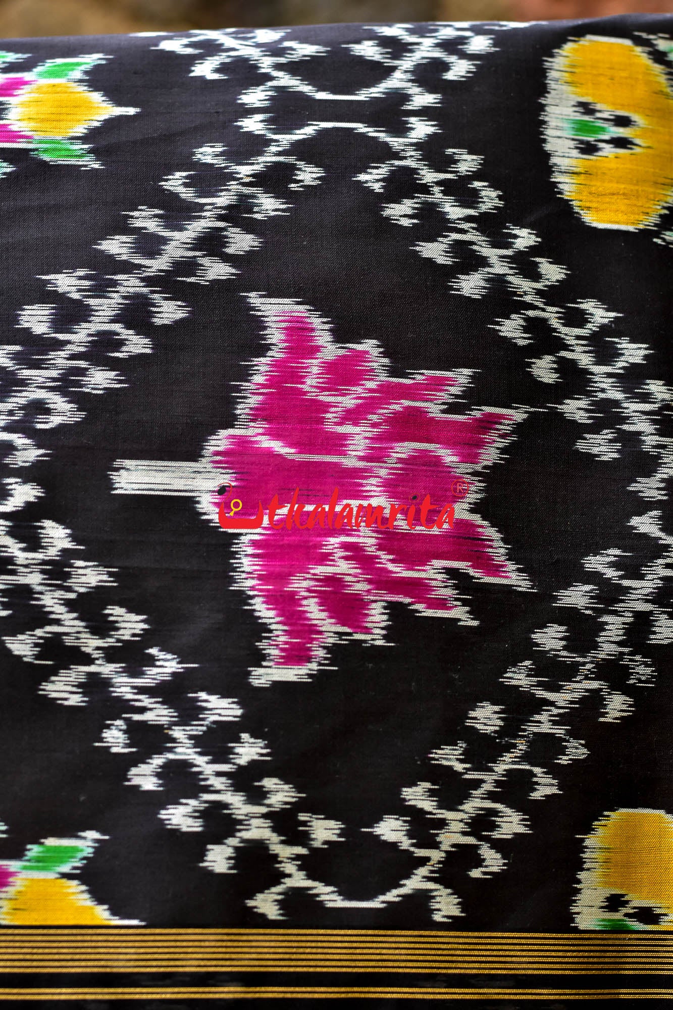 Flowers & Kalash Border Pasapali Khandua Silk Saree