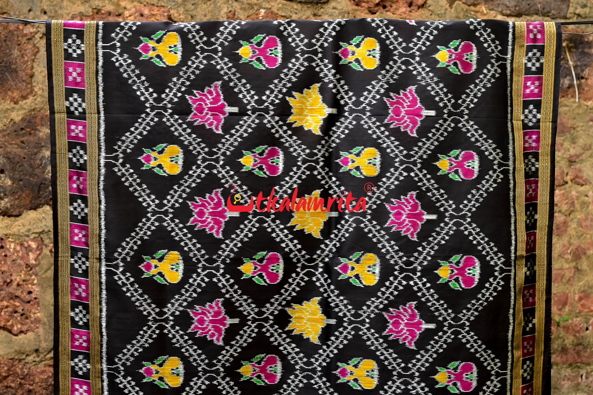Flowers & Kalash Border Pasapali Khandua Silk Saree