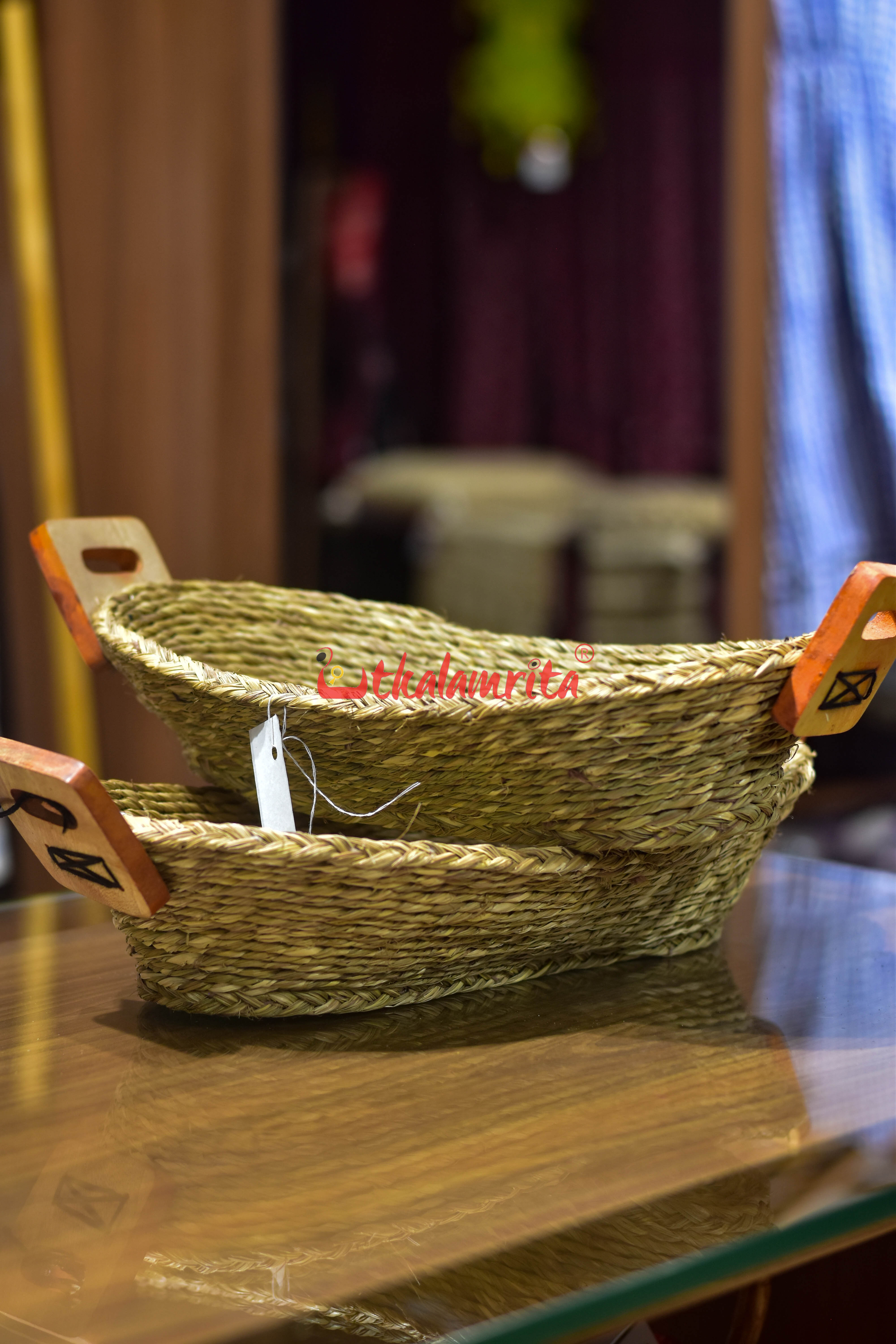 Sabai Grass Bread Basket with Wooden Handle (Medium)