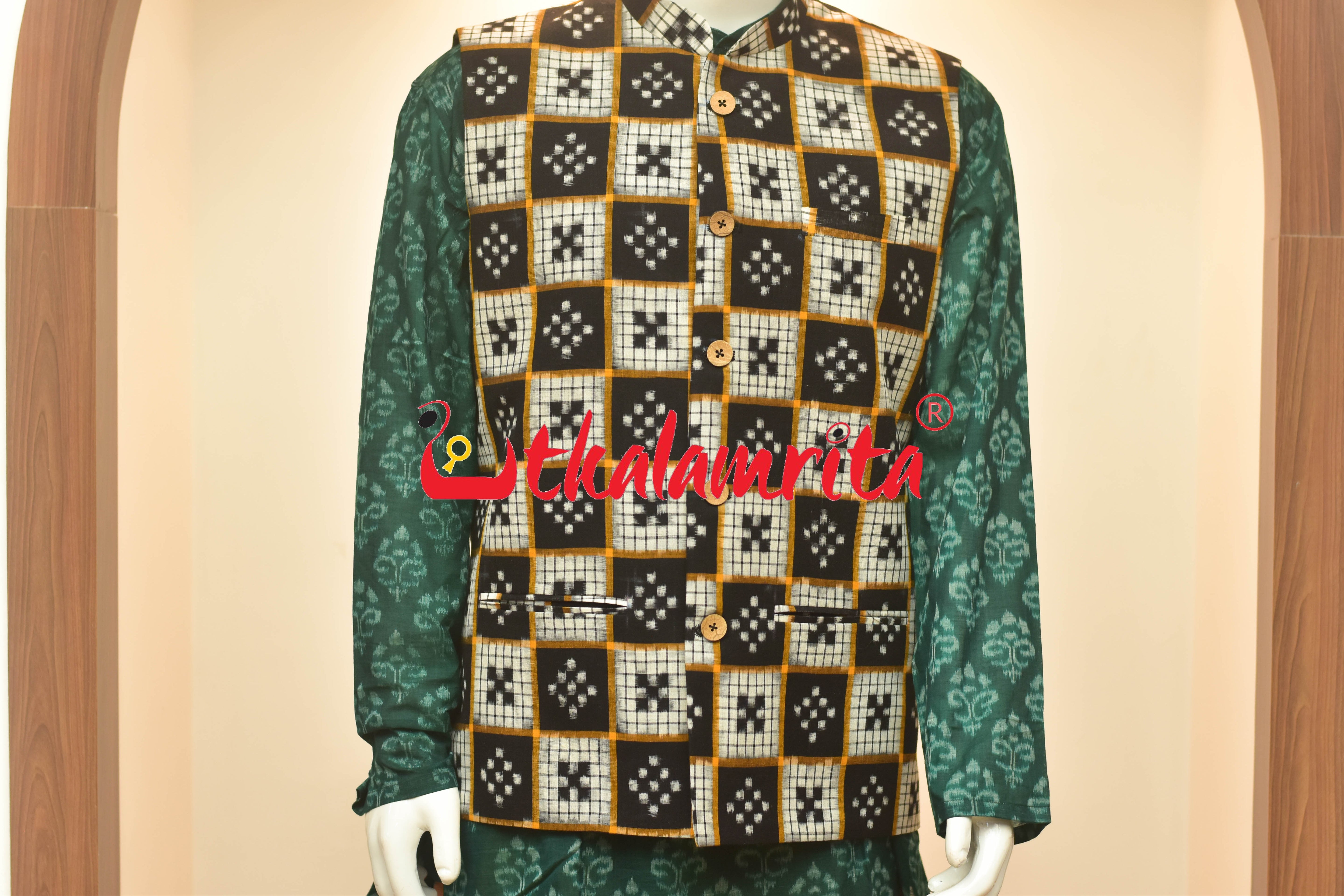 15 Kuthi White Black Pasapali (Modi Jacket)