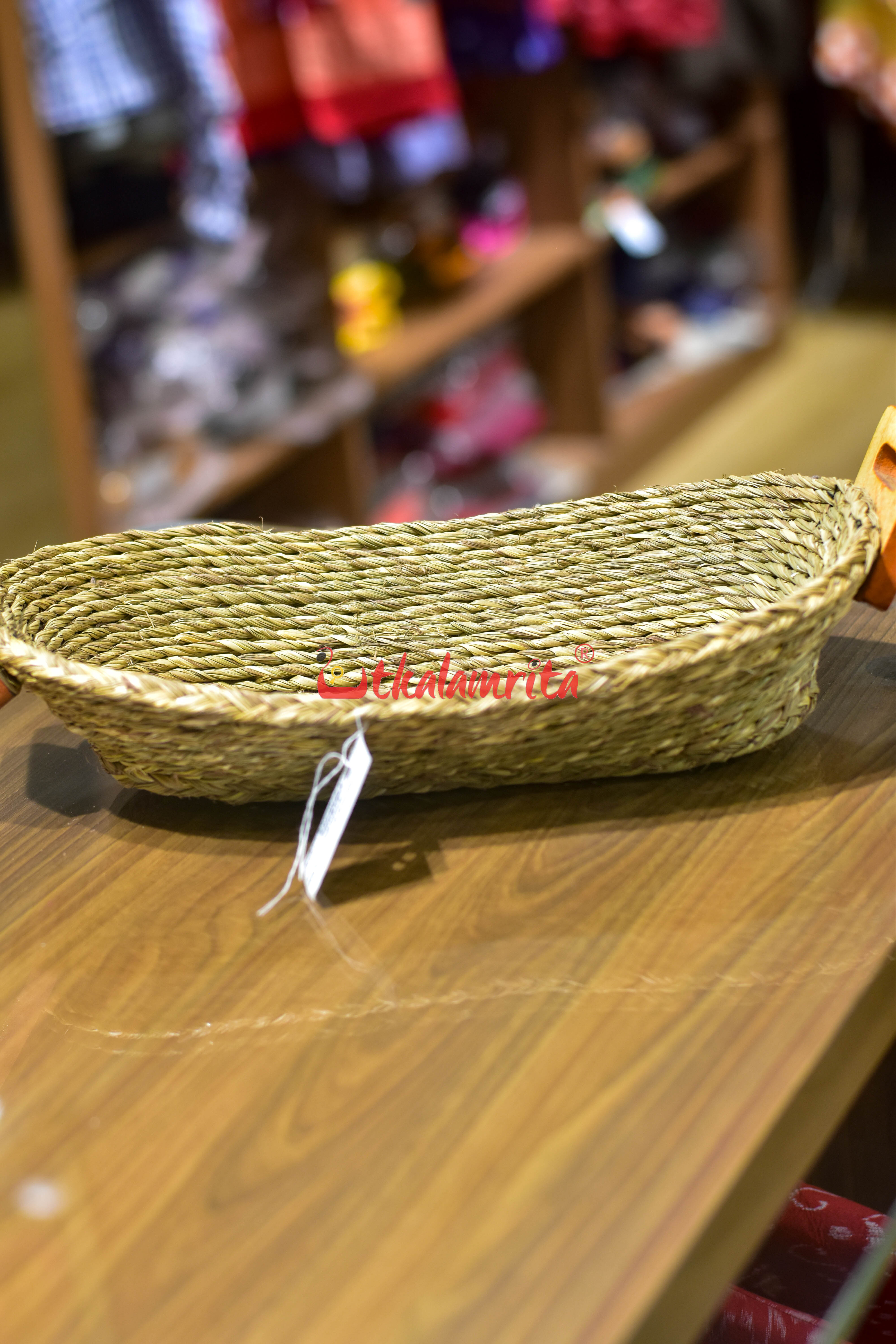 Sabai Grass Bread Basket with Wooden Handle (Medium)