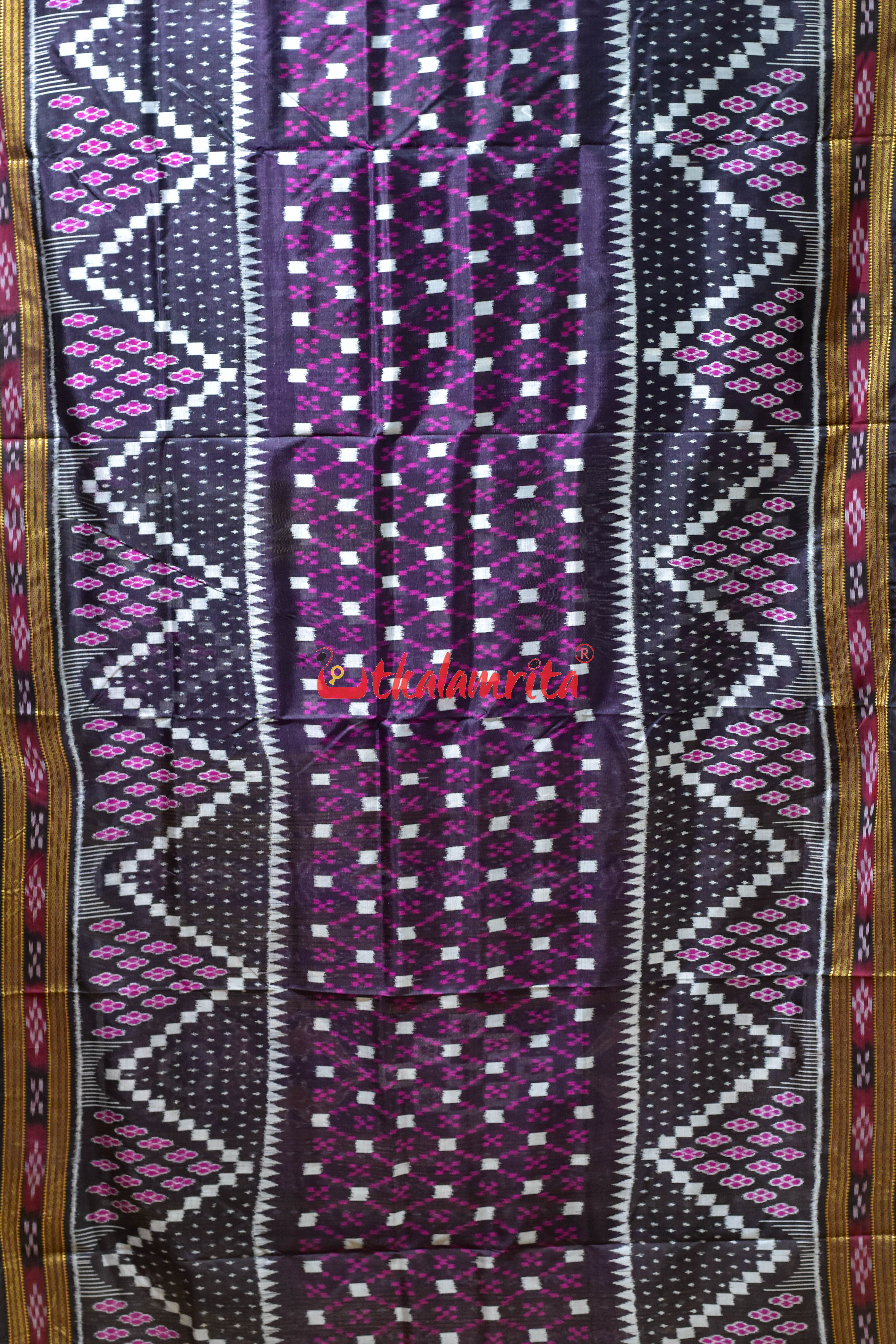 Black 3D Middle Pasapali Beehives Khandua Silk Saree
