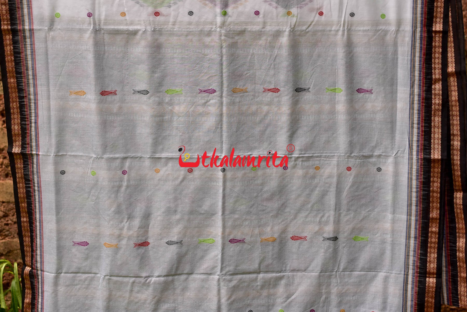 White Fishes & Flowers Bomkai Cotton Saree