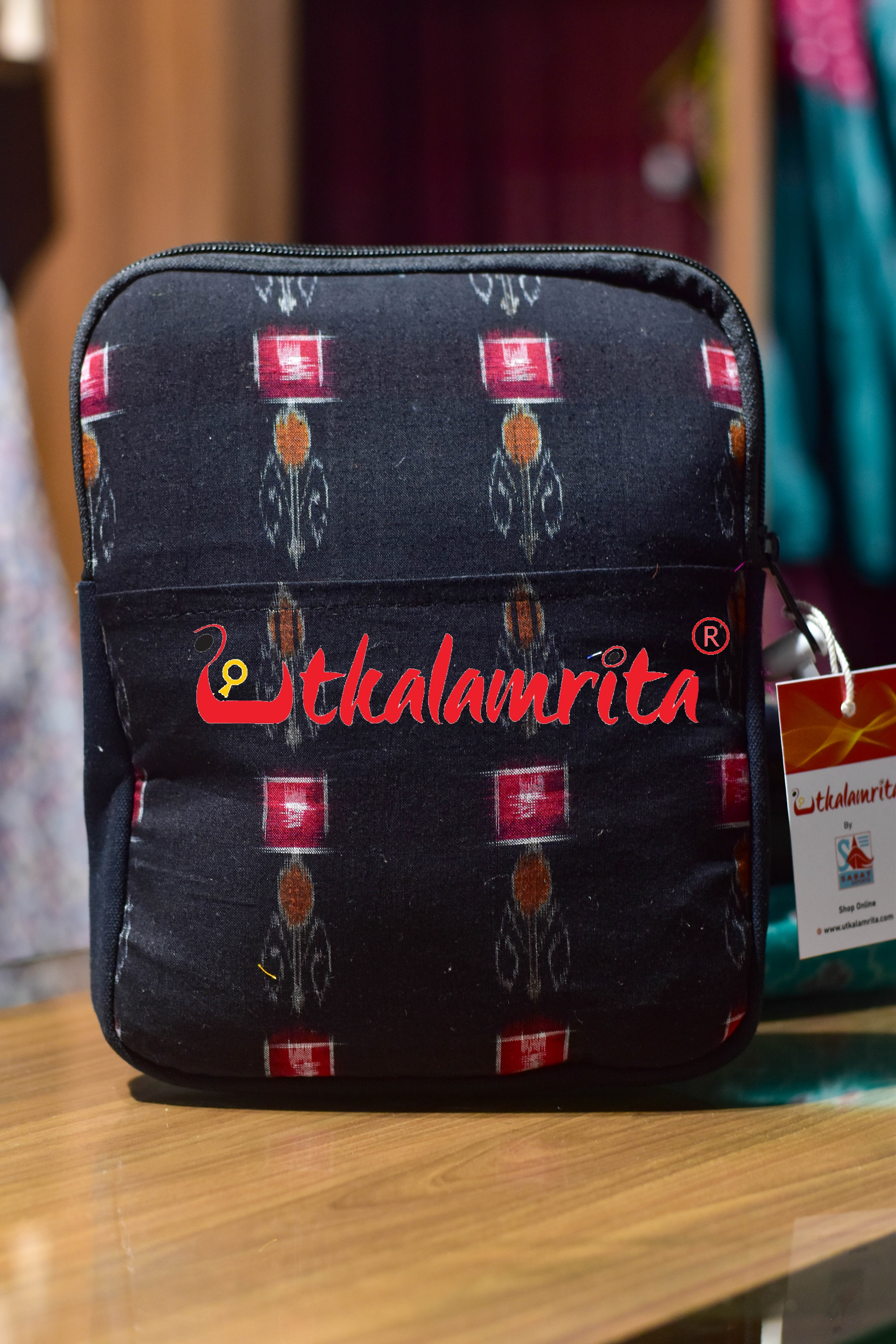Black Bandha Pasapali Ipad Cover