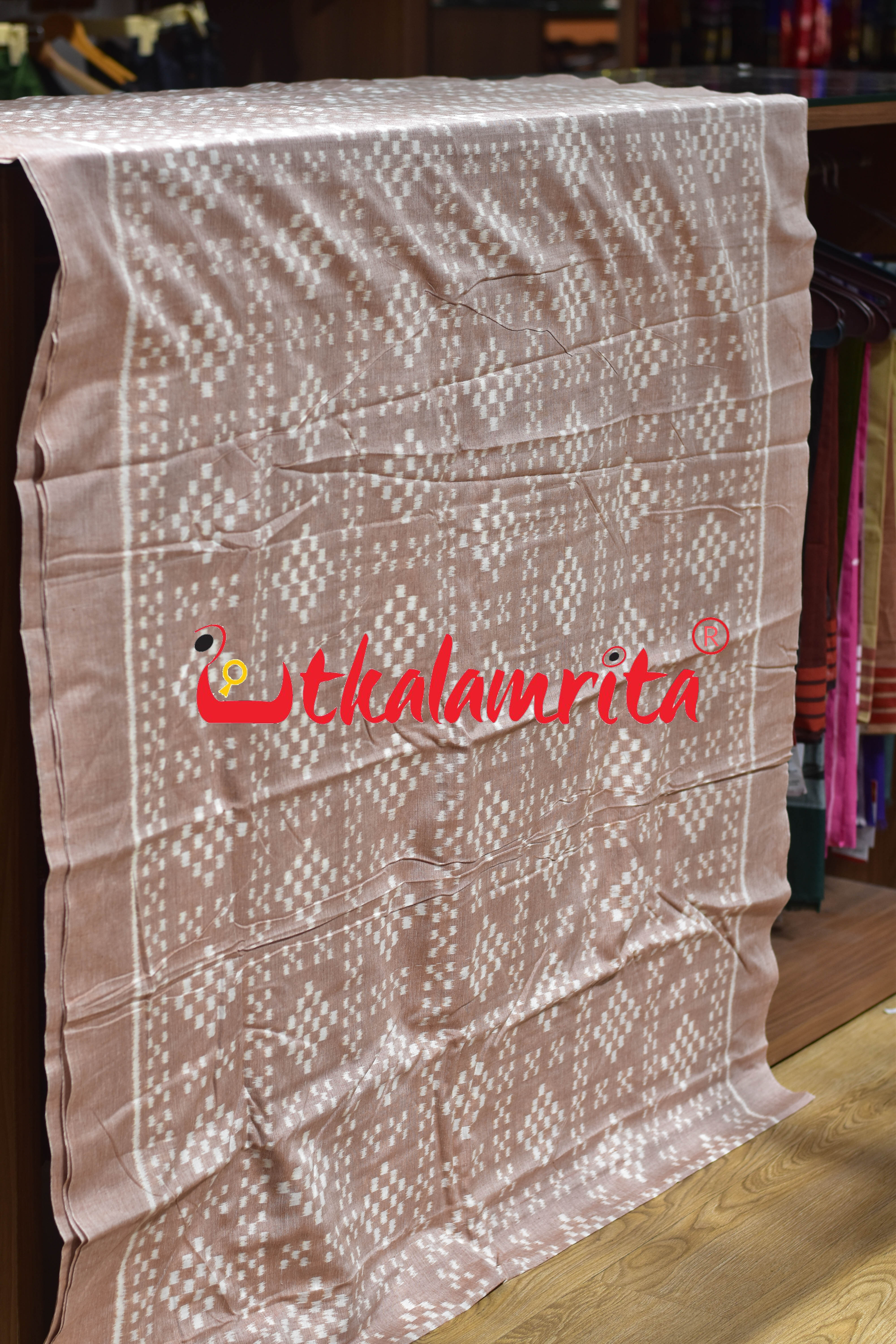 Bada Chhota Pasapali Peach Cotton (Fabric)