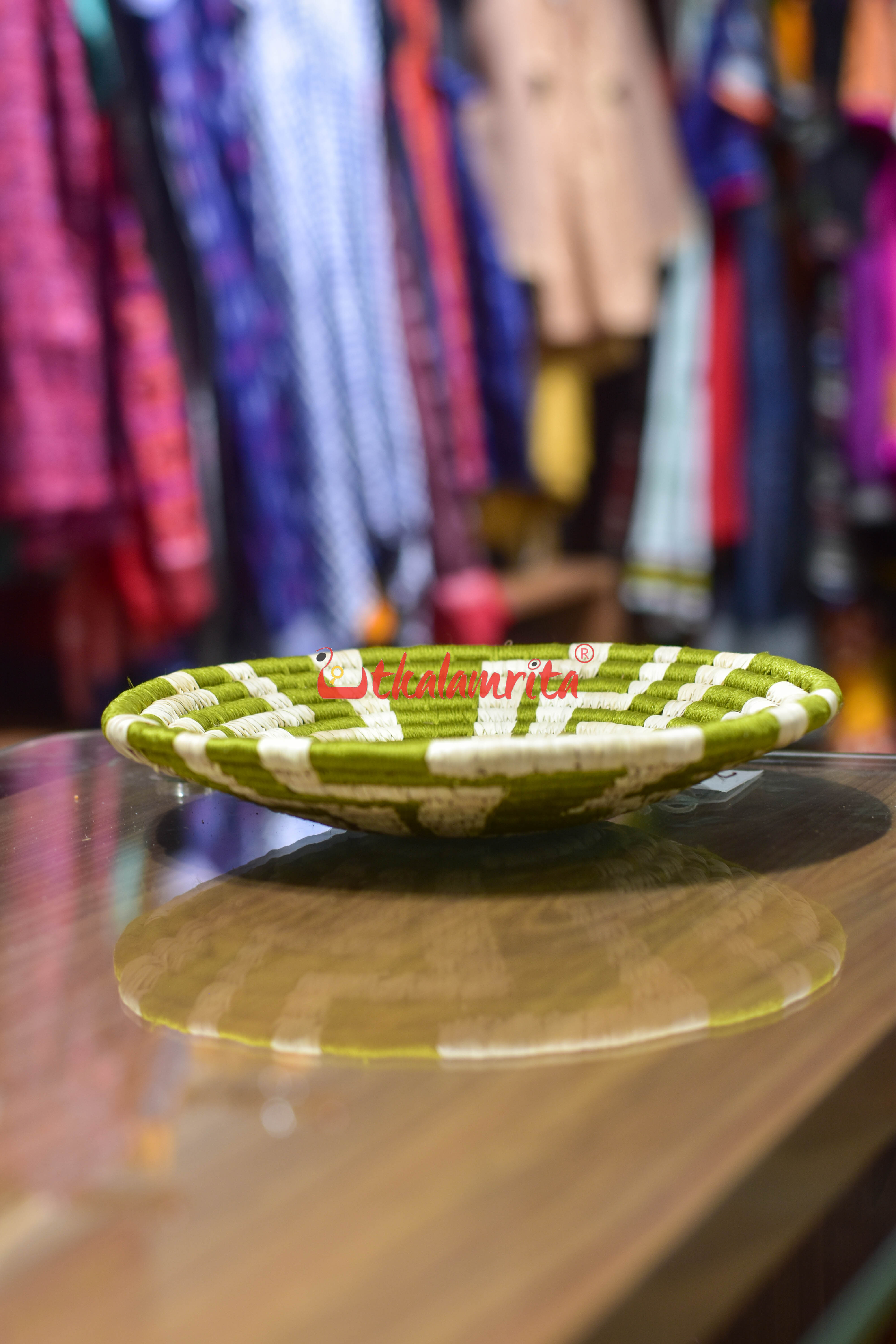 Sabai Grass Olive Wall Basket- Medium