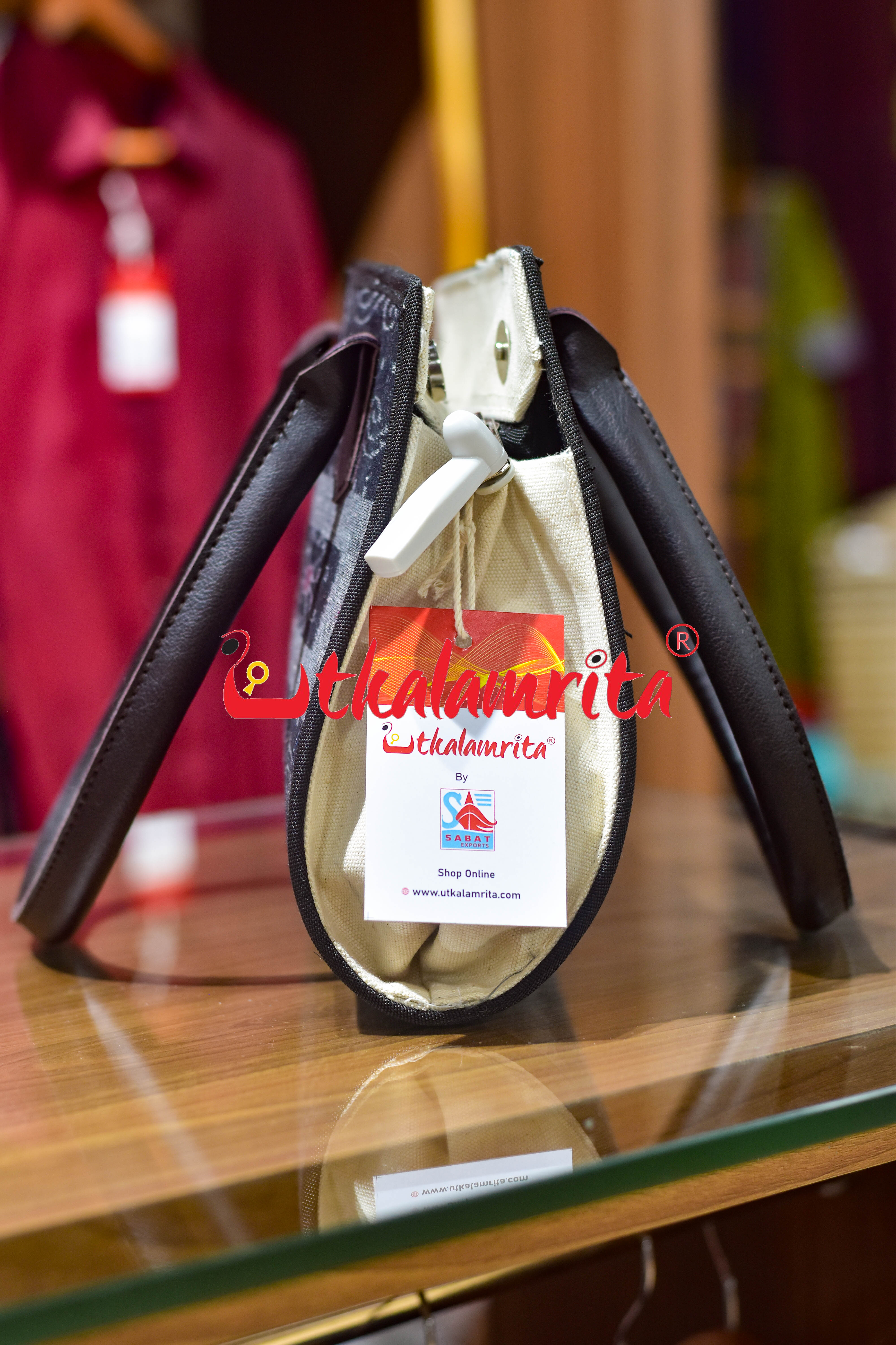 Black Single Flower Lines Trapezium Vanity Bag