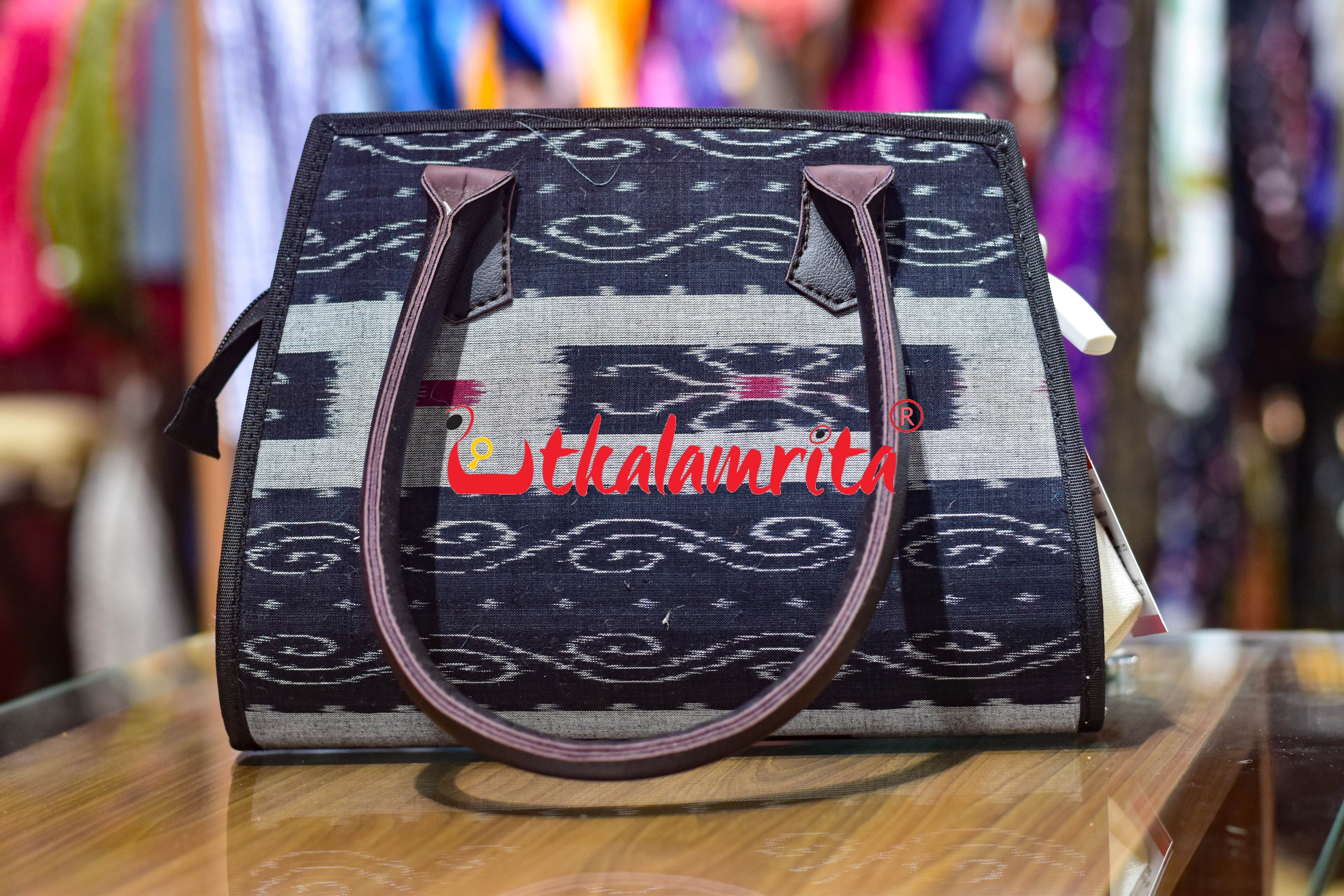 Black Single Flower Lines Trapezium Vanity Bag