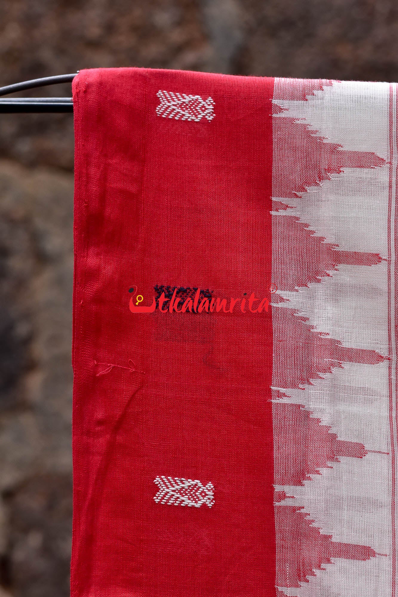 Lal Paar Lines White Phoda Kumbha Cotton Saree