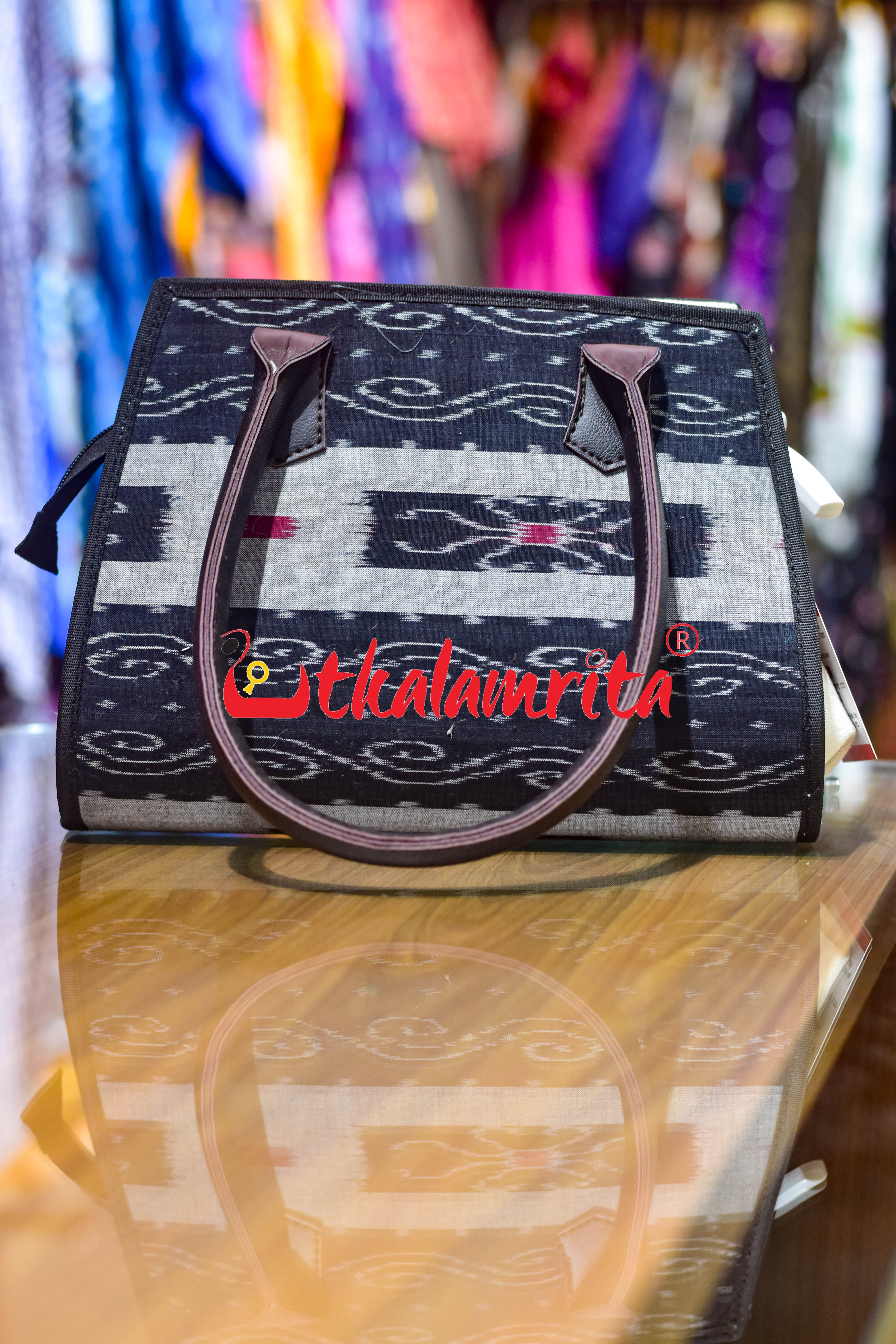 Black Single Flower Lines Trapezium Vanity Bag