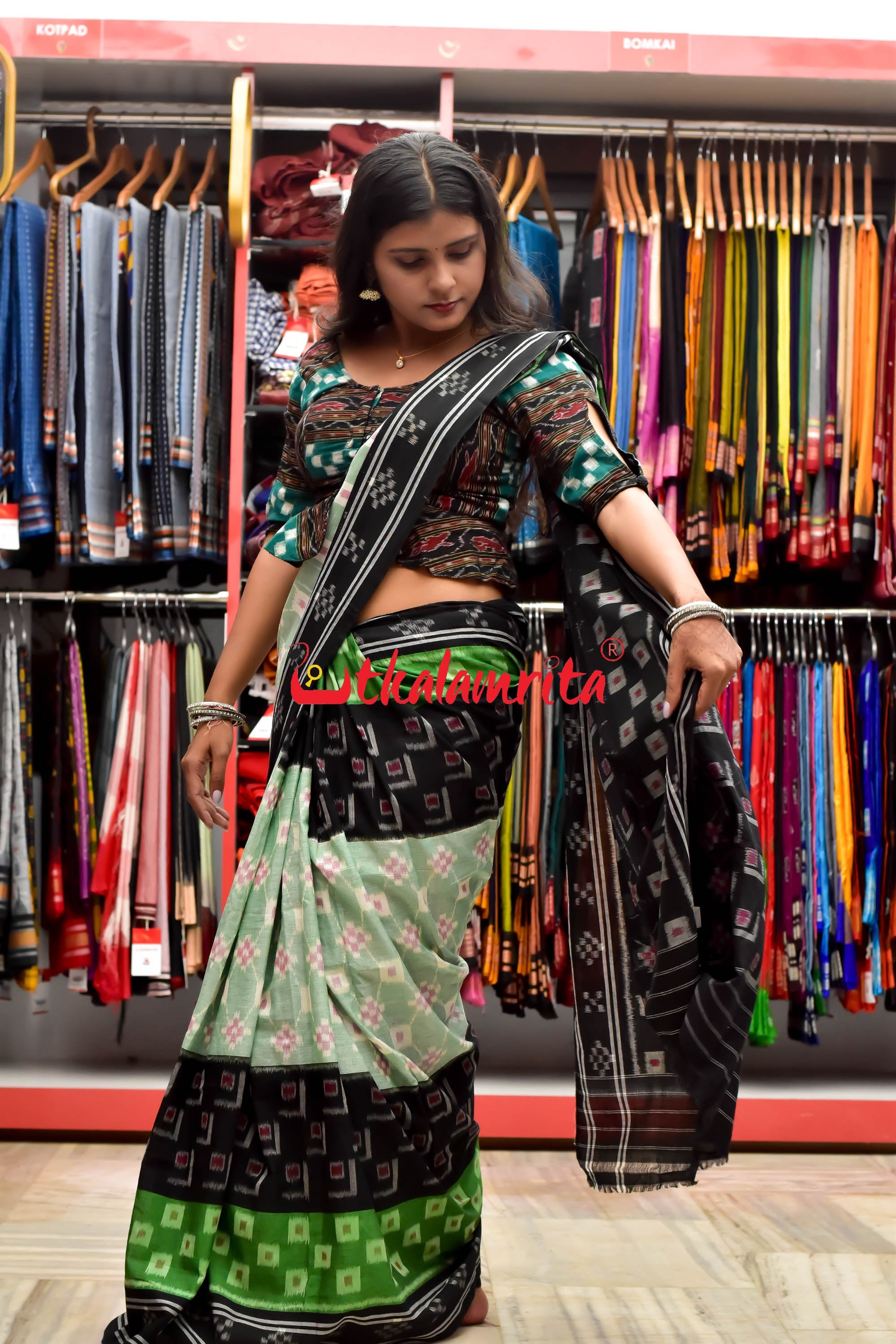 5D Green Middle Chain Khandua Cotton Saree