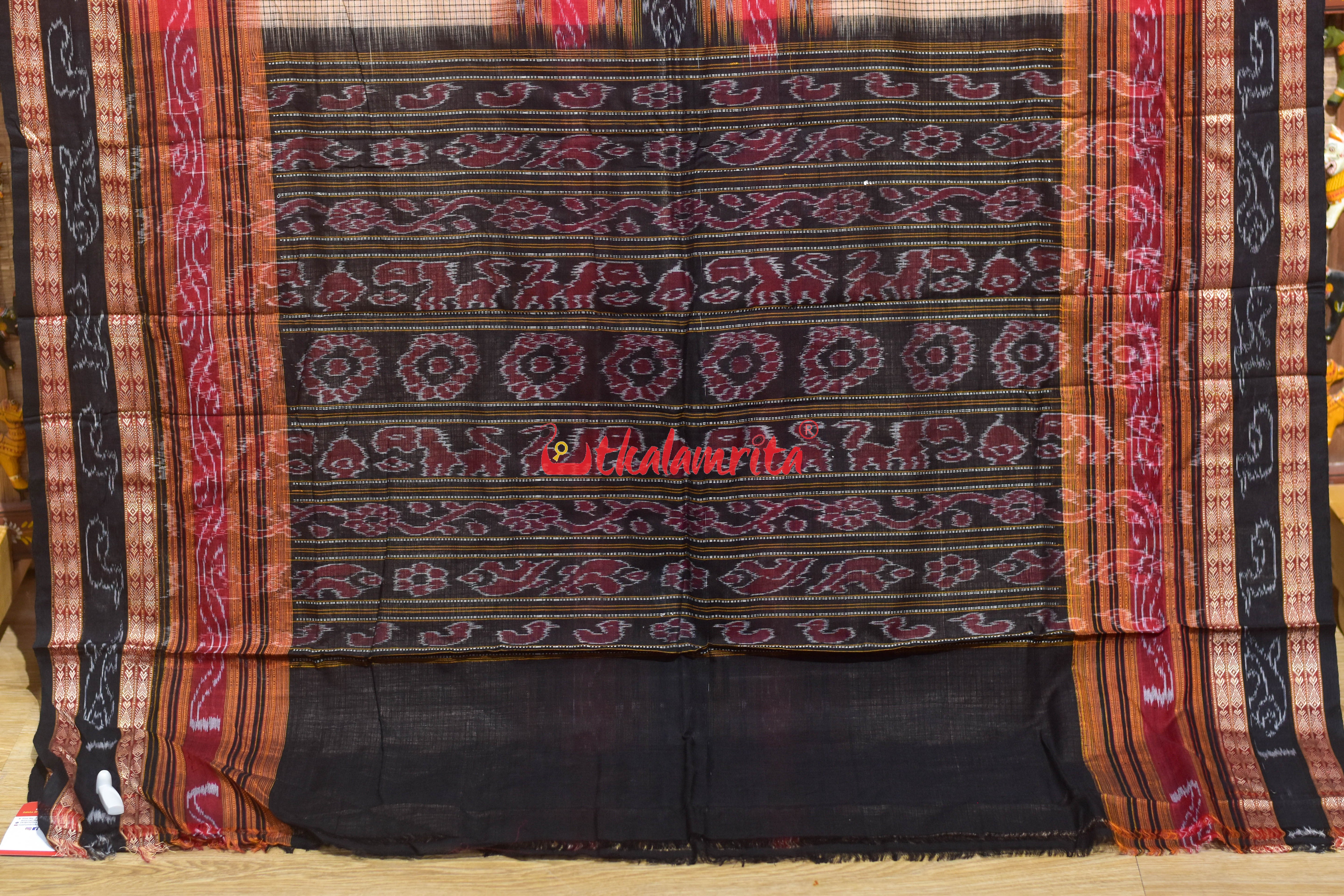 Middle Sachipar Cream with fish border