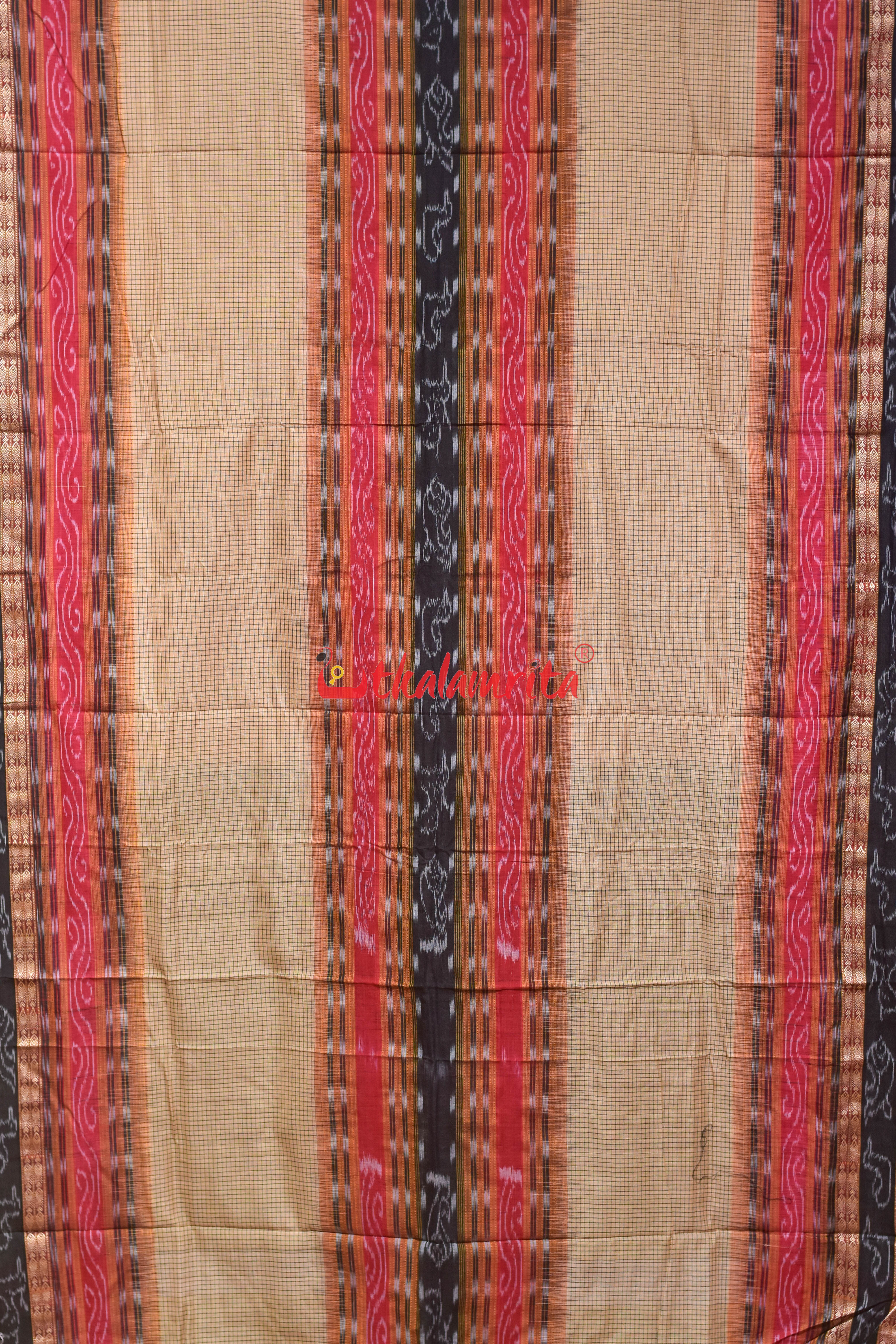 Middle Sachipar Cream with fish border