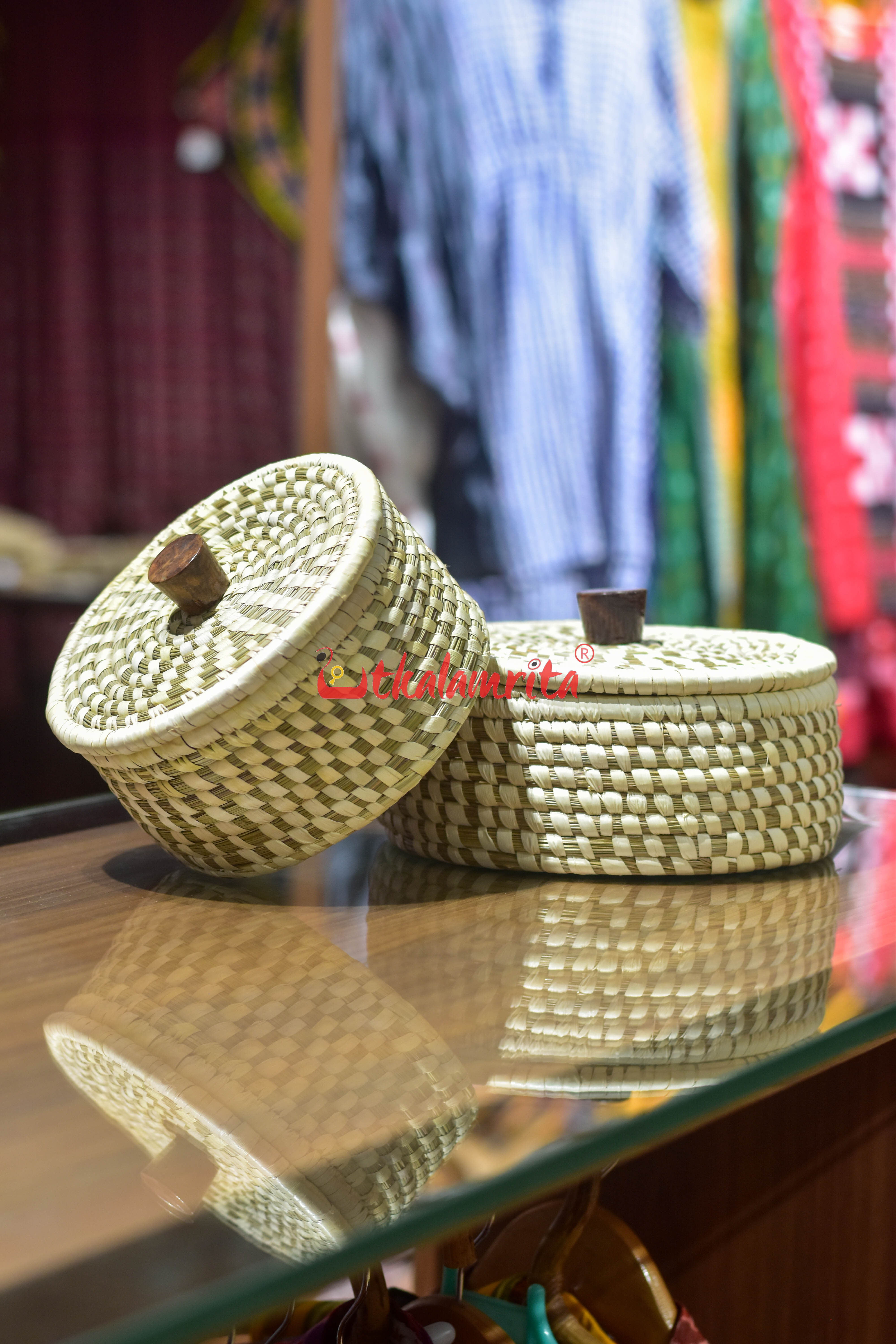 Sabai Grass Roti Box with Wooden Lid (Small)