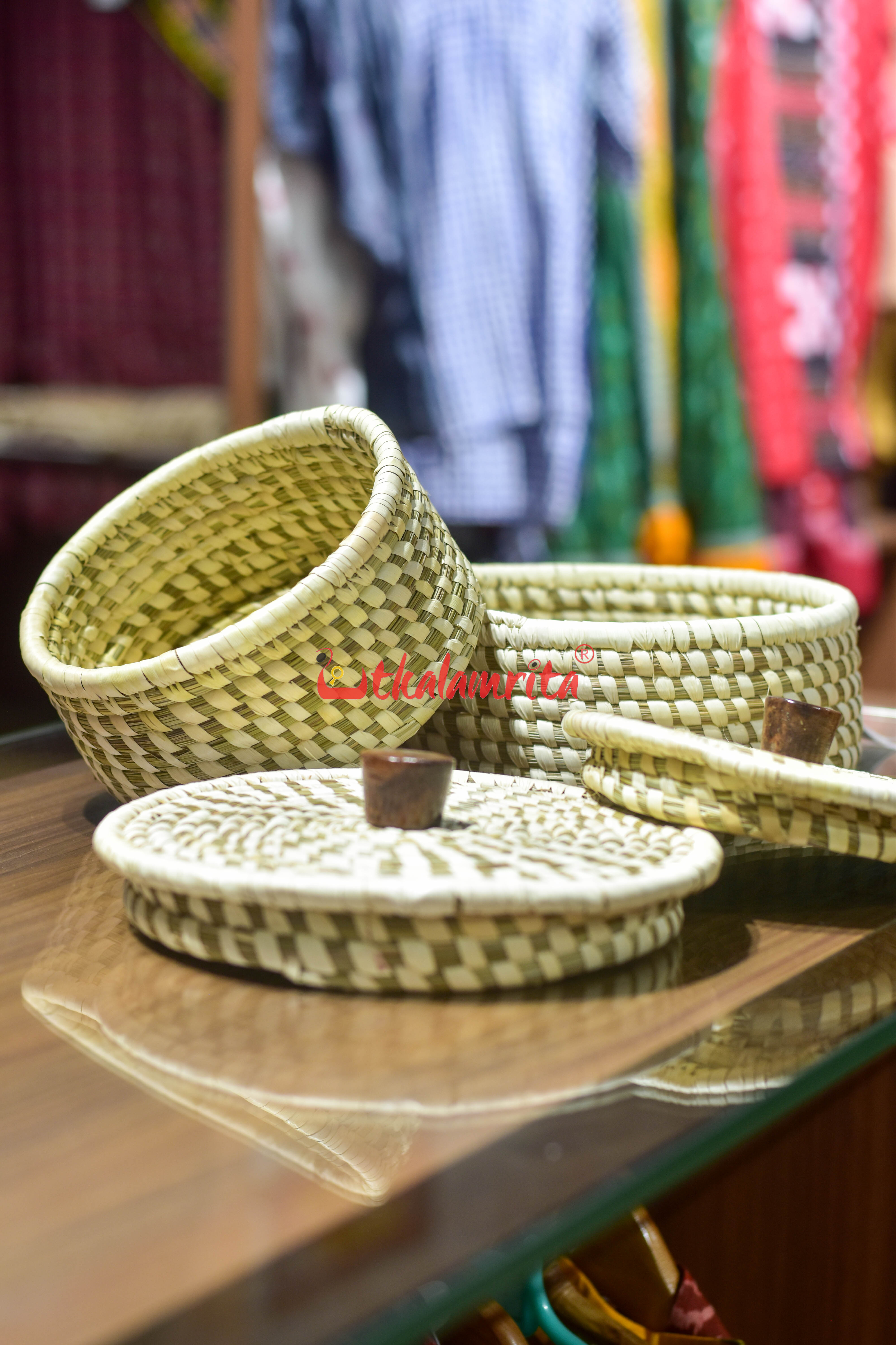 Sabai Grass Roti Box with Wooden Lid (large)