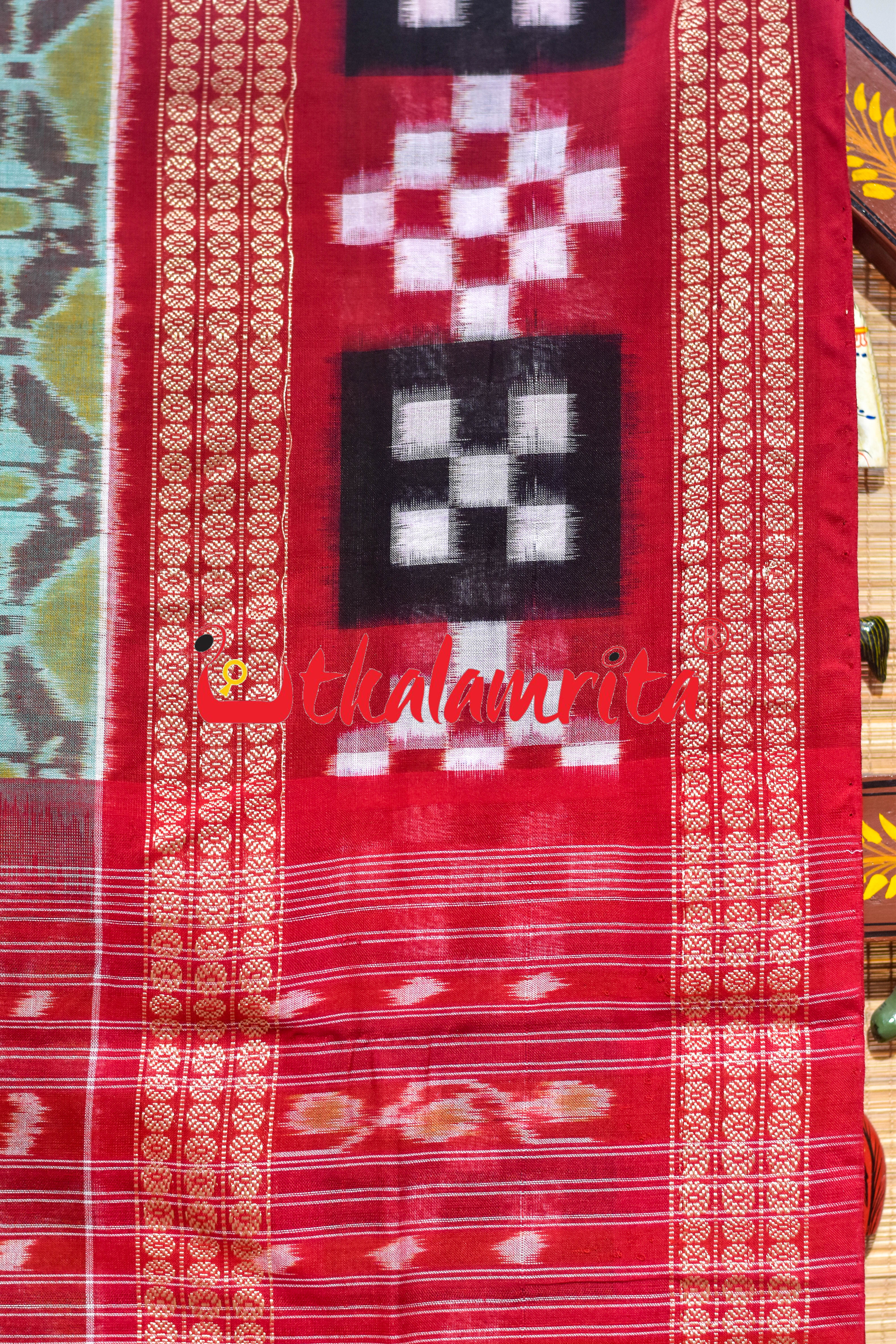 Green Red Dual Color Pasapali Border Cotton Saree