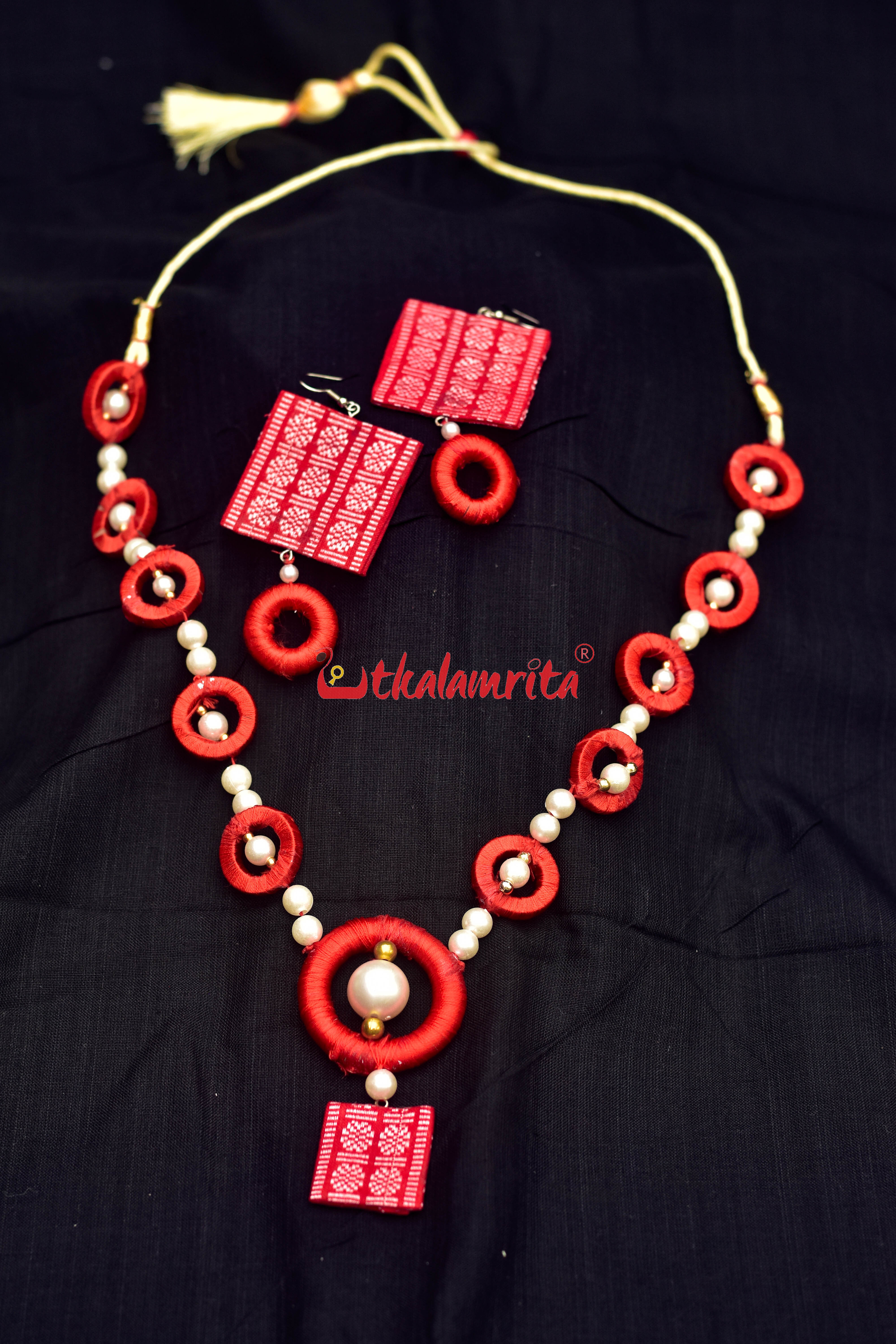 Red Wooden handloom jewellery set