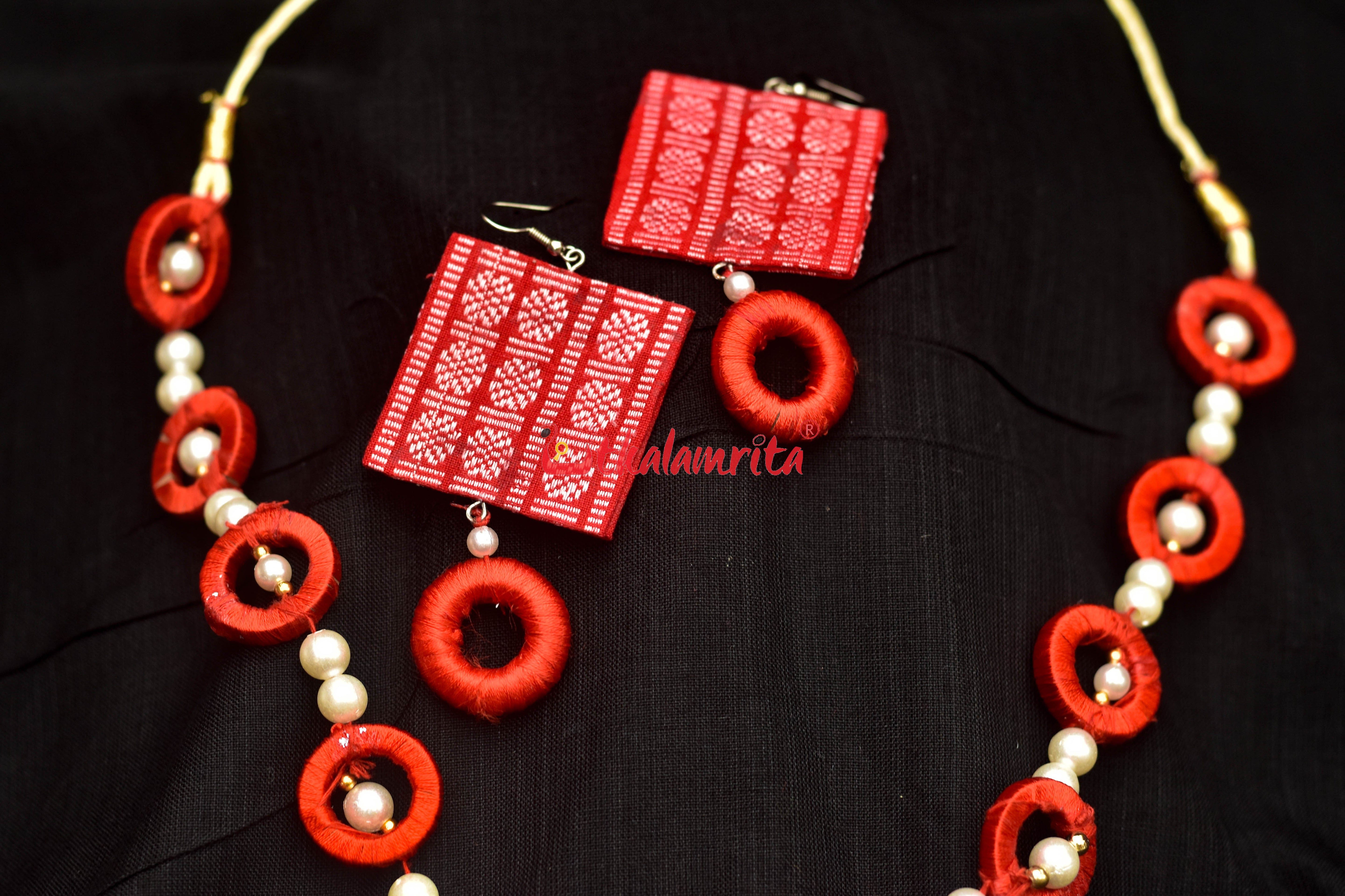Red Wooden handloom jewellery set