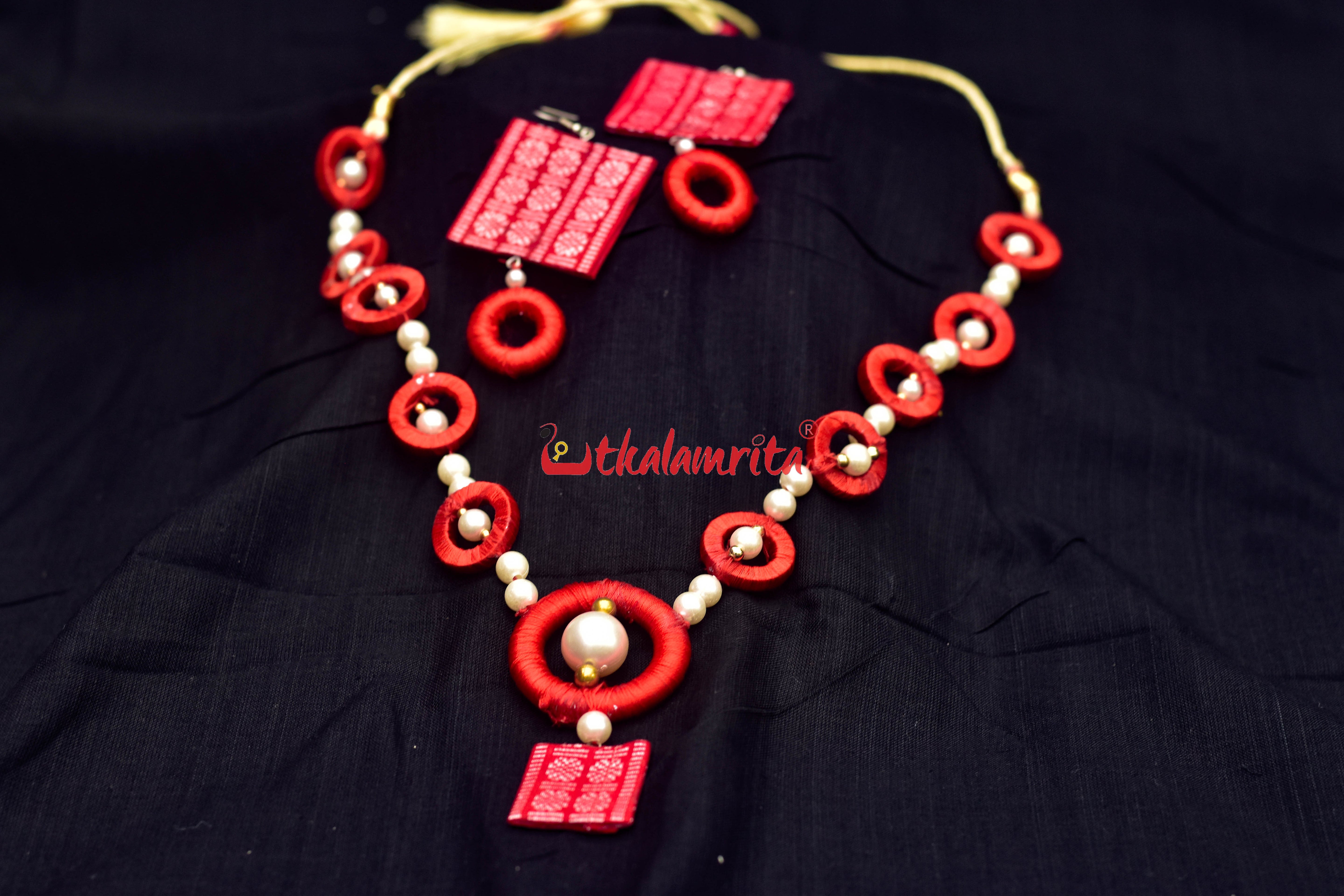 Red Wooden handloom jewellery set